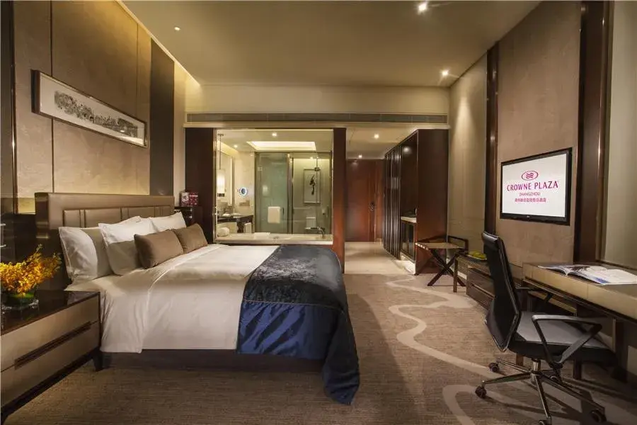 Bed in Crowne Plaza Zhangzhou by IHG Bed in Crowne Plaza Zhangzhou by IHG