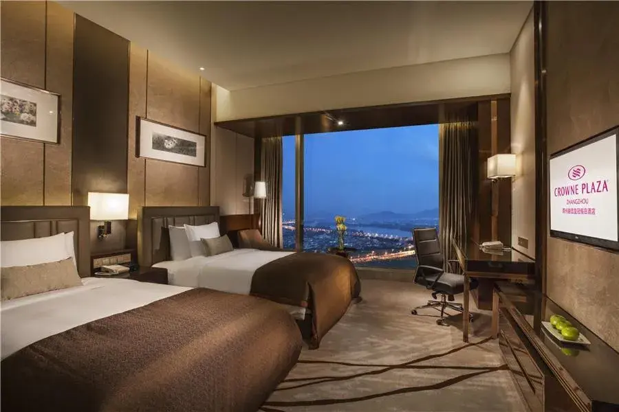 Bed in Crowne Plaza Zhangzhou by IHG Bed in Crowne Plaza Zhangzhou by IHG