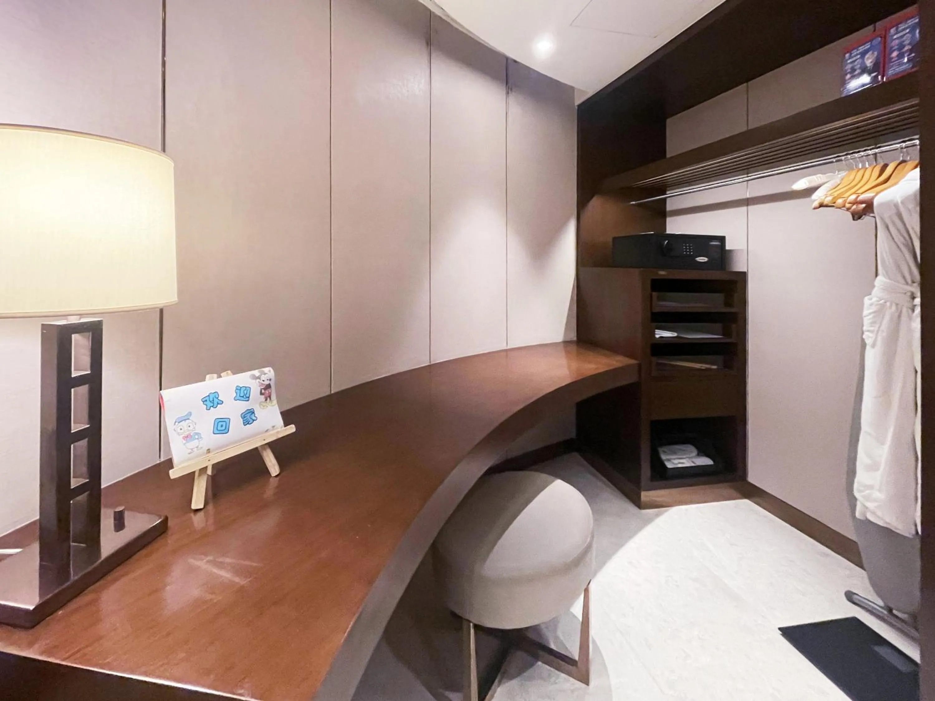 wardrobe, Bed in Crowne Plaza Zhangzhou by IHG