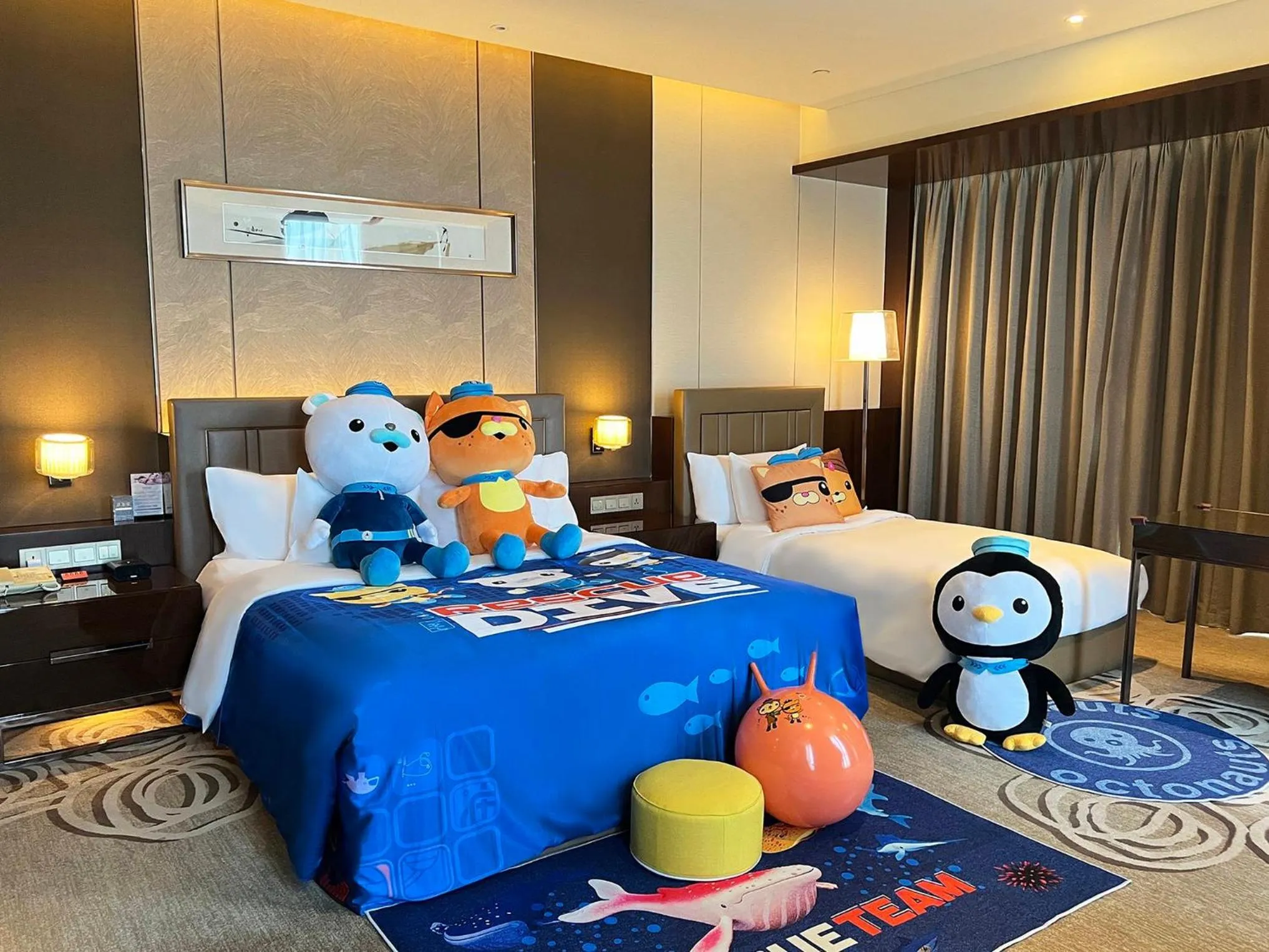 Photo of the whole room, Bed in Crowne Plaza Zhangzhou by IHG