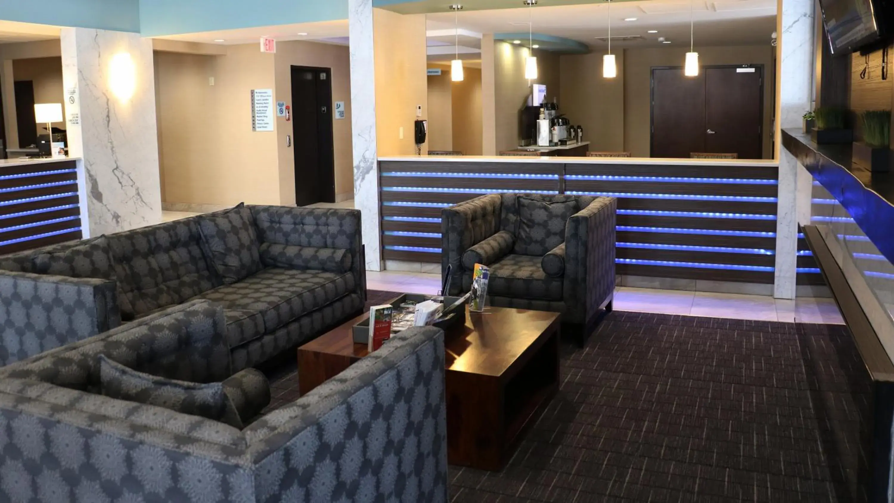 Property building in Holiday Inn Express Golden-Kicking Horse by IHG Property building in Holiday Inn Express Golden-Kicking Horse by IHG