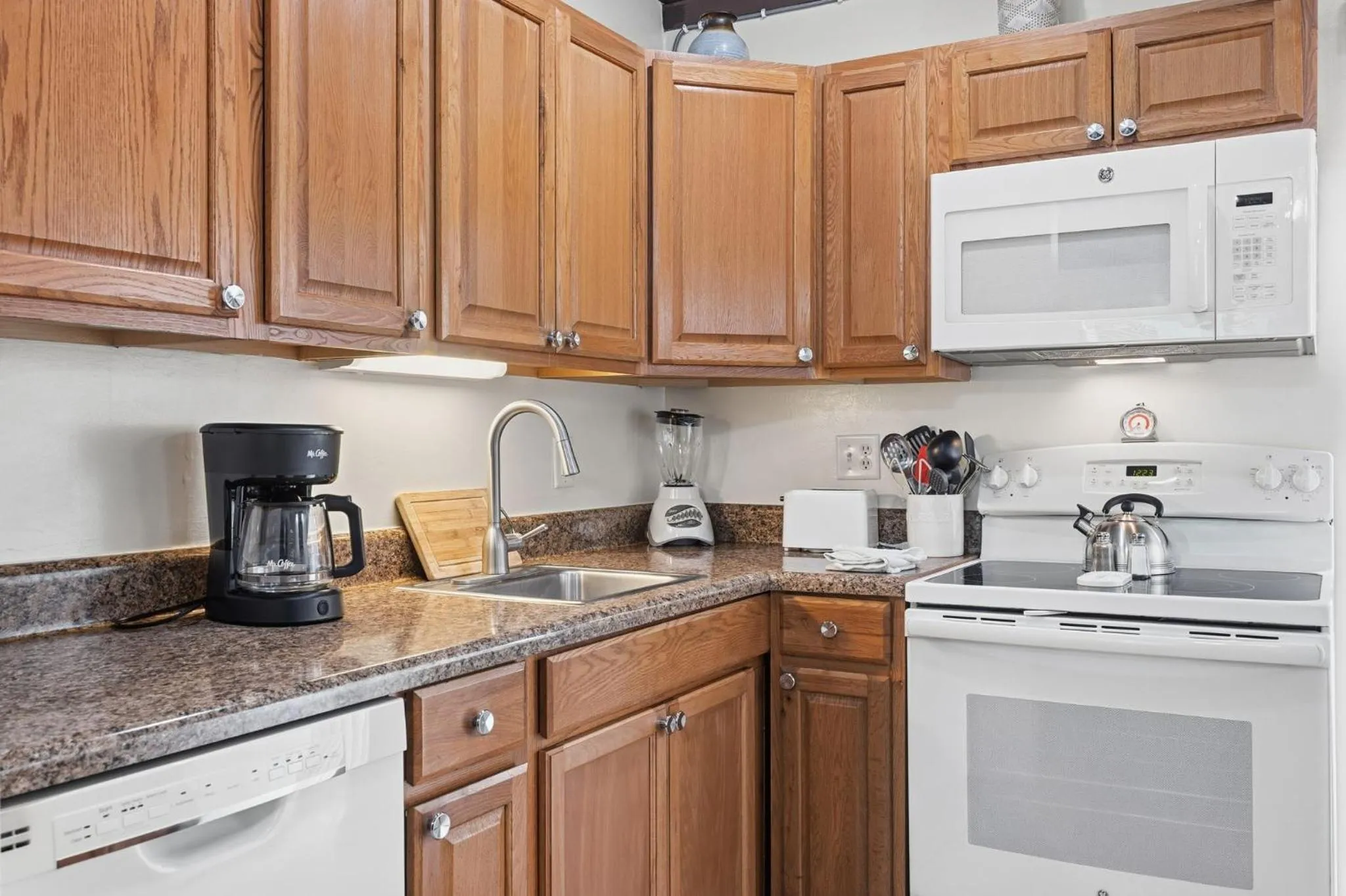 Coffee/tea facilities in Sand Dune Shores
