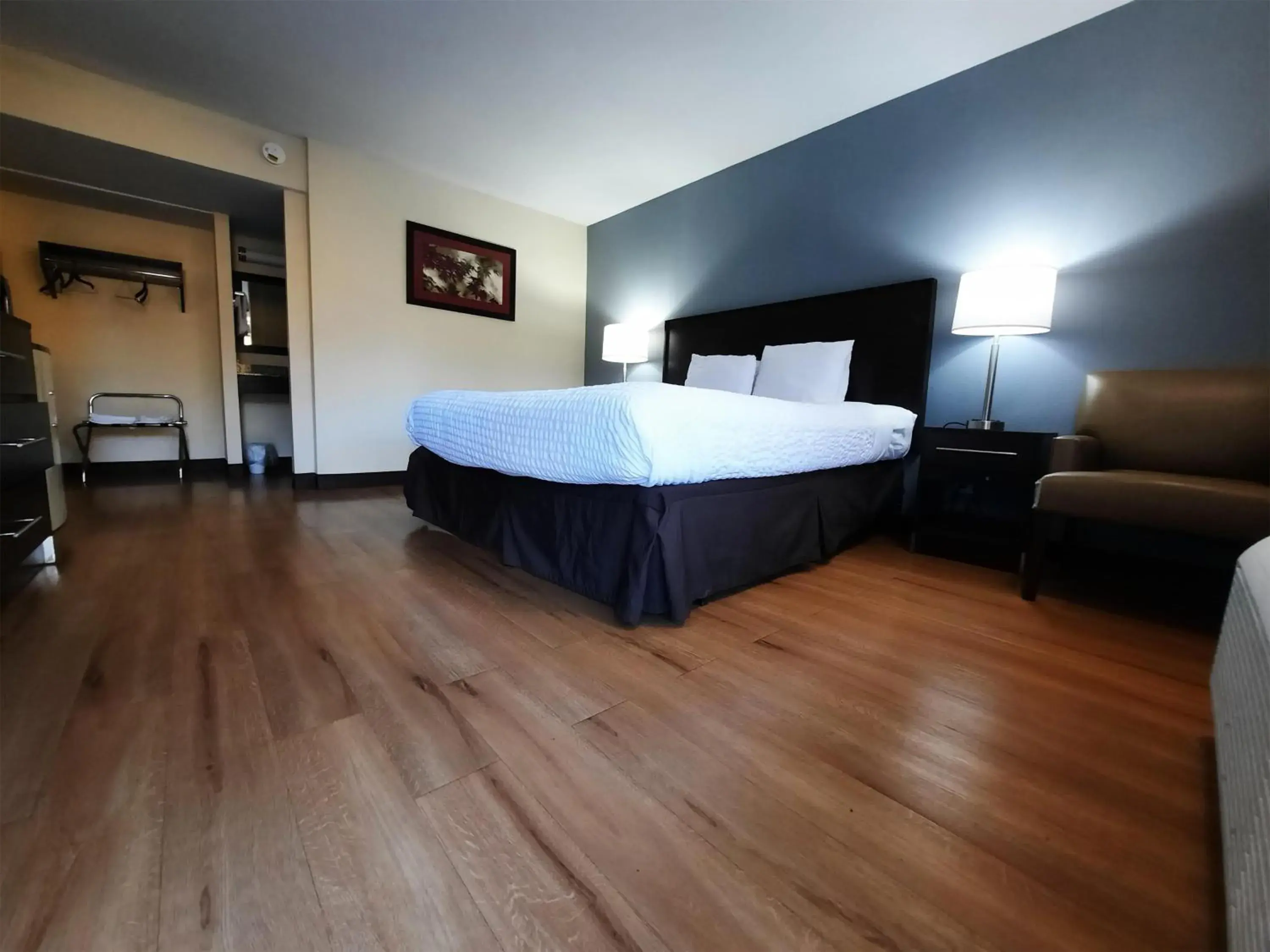 Bedroom, Bed in Americas Best Value Inn Moline Bedroom, Bed in Americas Best Value Inn Moline