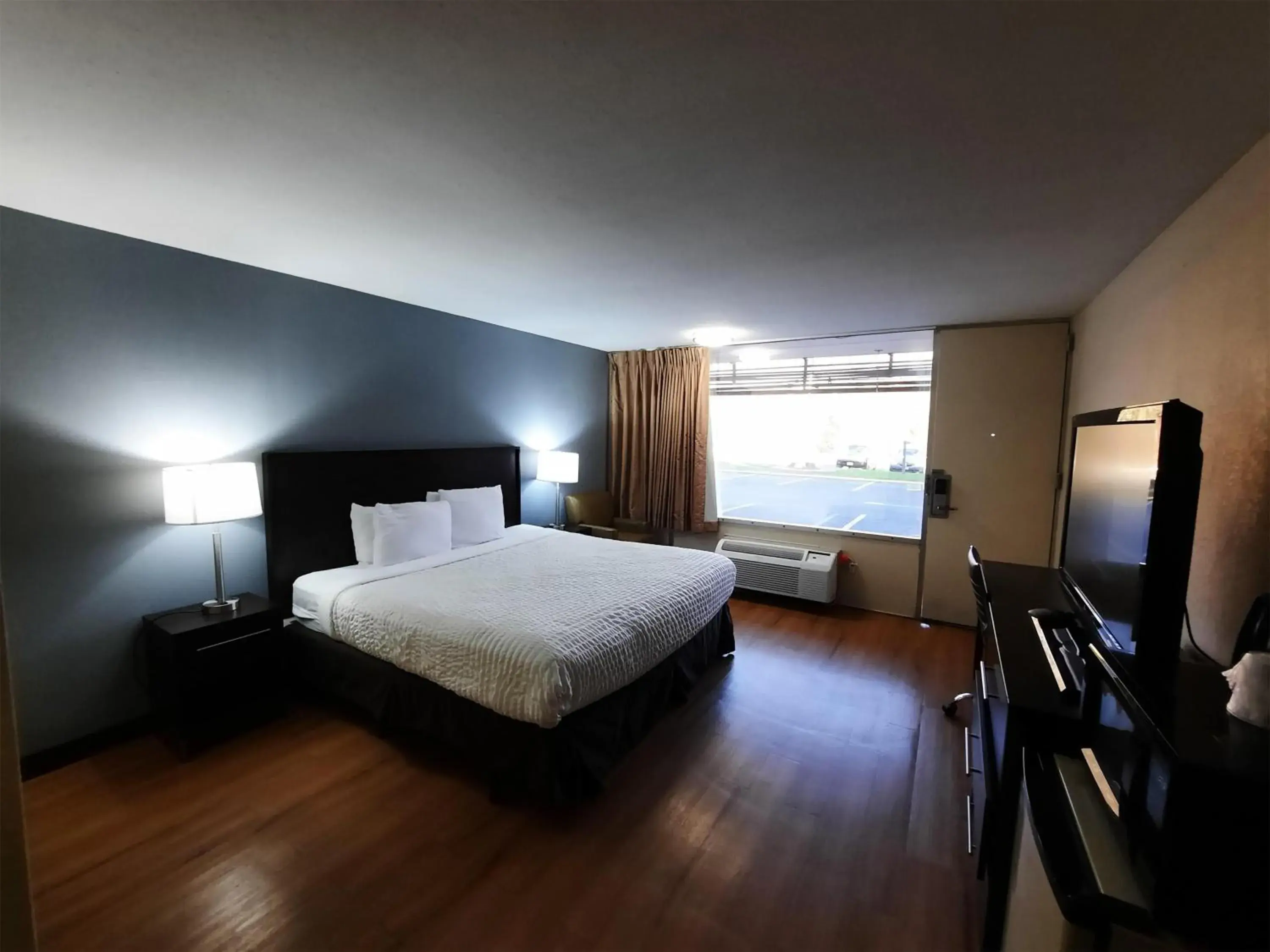 King Room - Disability Access in Americas Best Value Inn Moline King Room - Disability Access in Americas Best Value Inn Moline