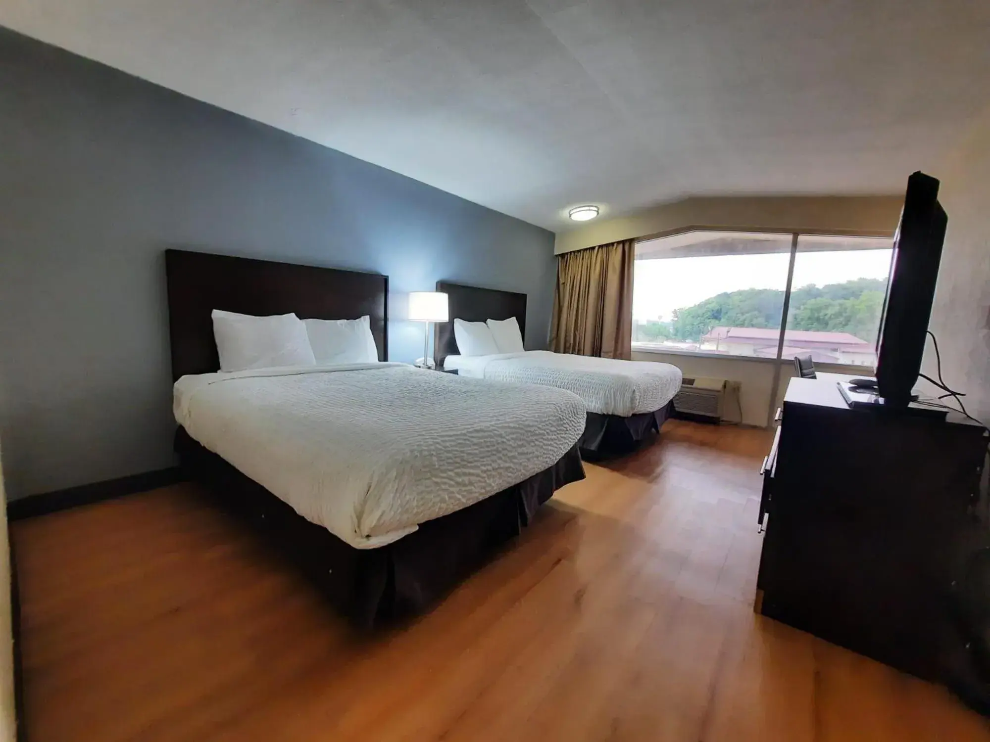 Double Room with Two Double Beds Smoking in Americas Best Value Inn Moline Double Room with Two Double Beds Smoking in Americas Best Value Inn Moline