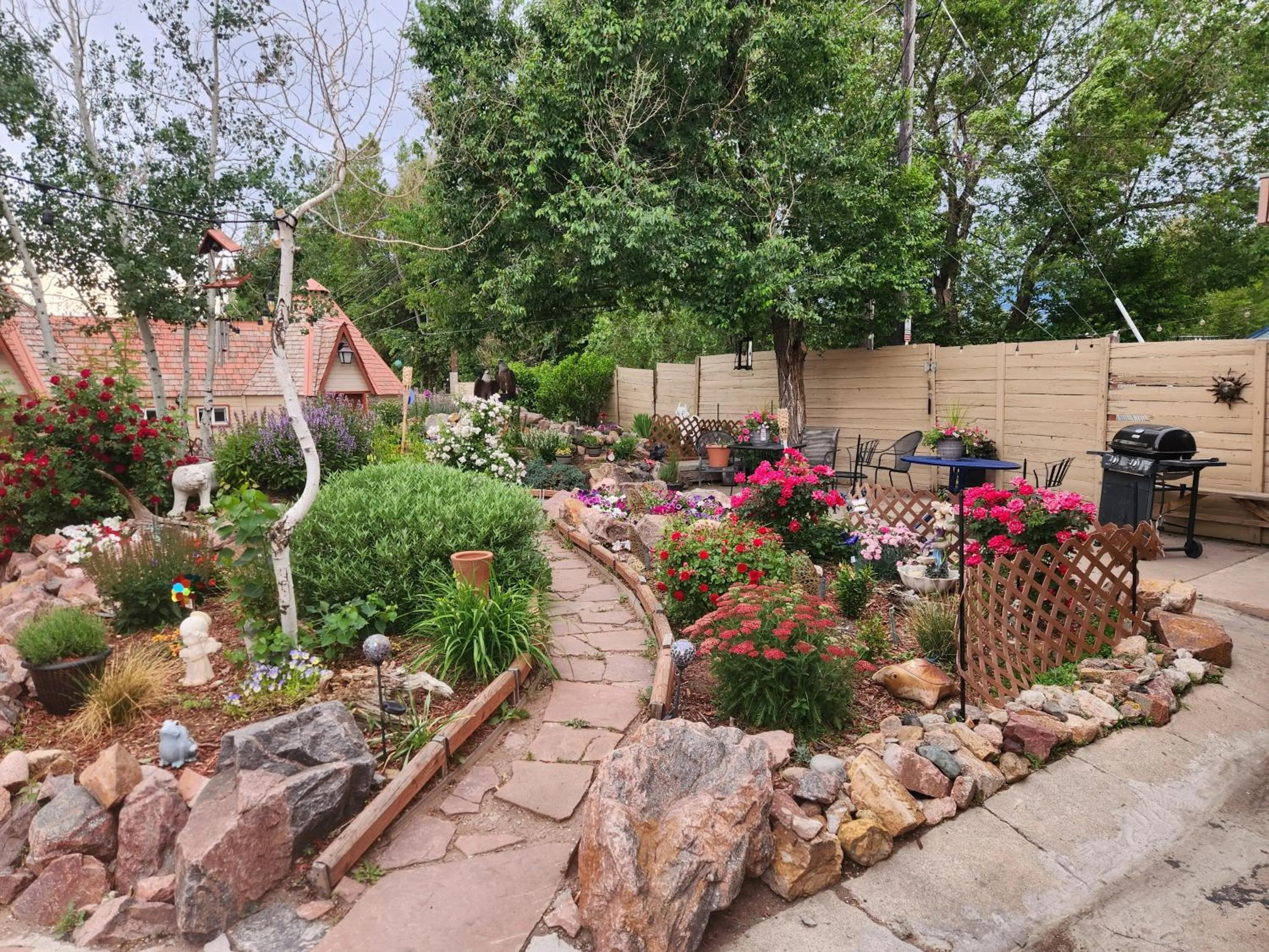 Garden in True North Motel