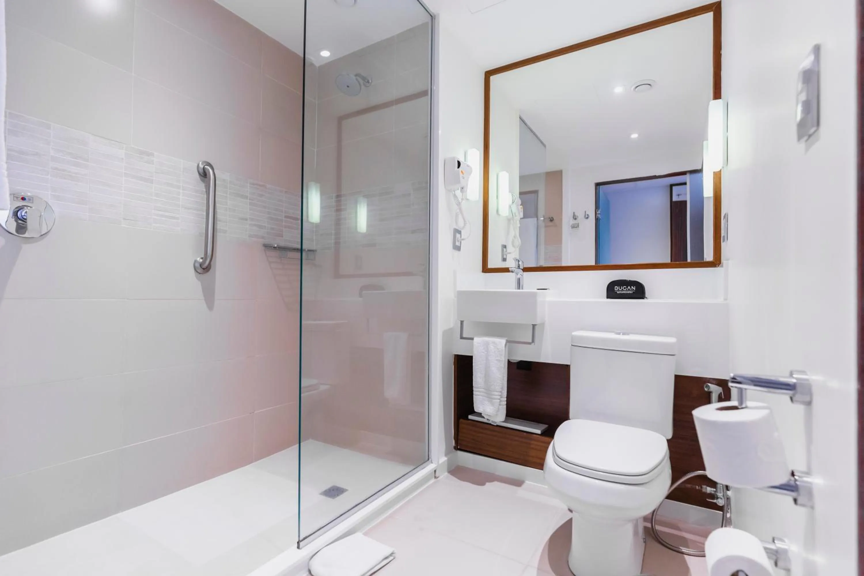 Toilet in Bugan Recife Boa Viagem Hotel - by Atlantica