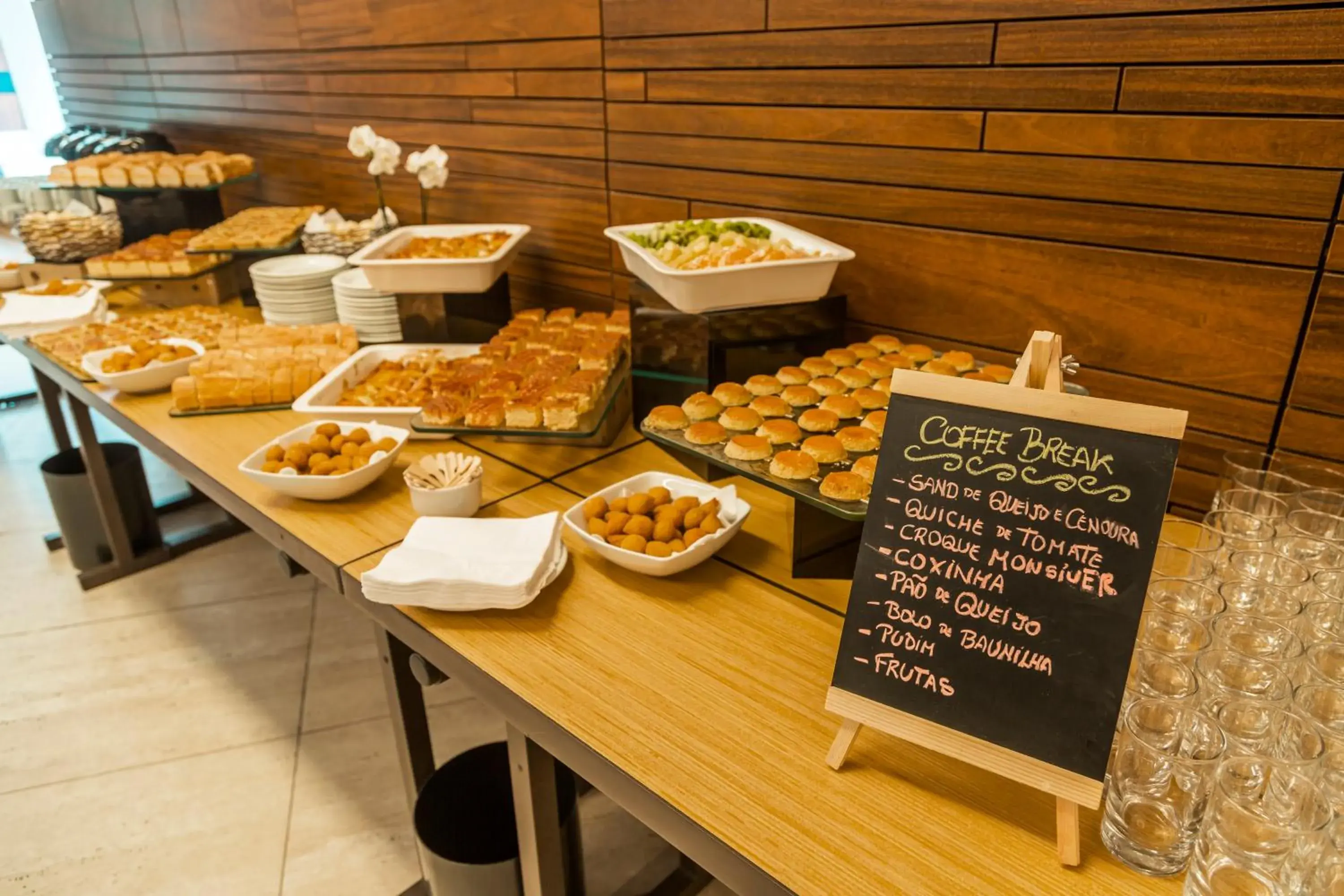 Food and drinks in Bugan Recife Boa Viagem Hotel - by Atlantica Food and drinks in Bugan Recife Boa Viagem Hotel - by Atlantica