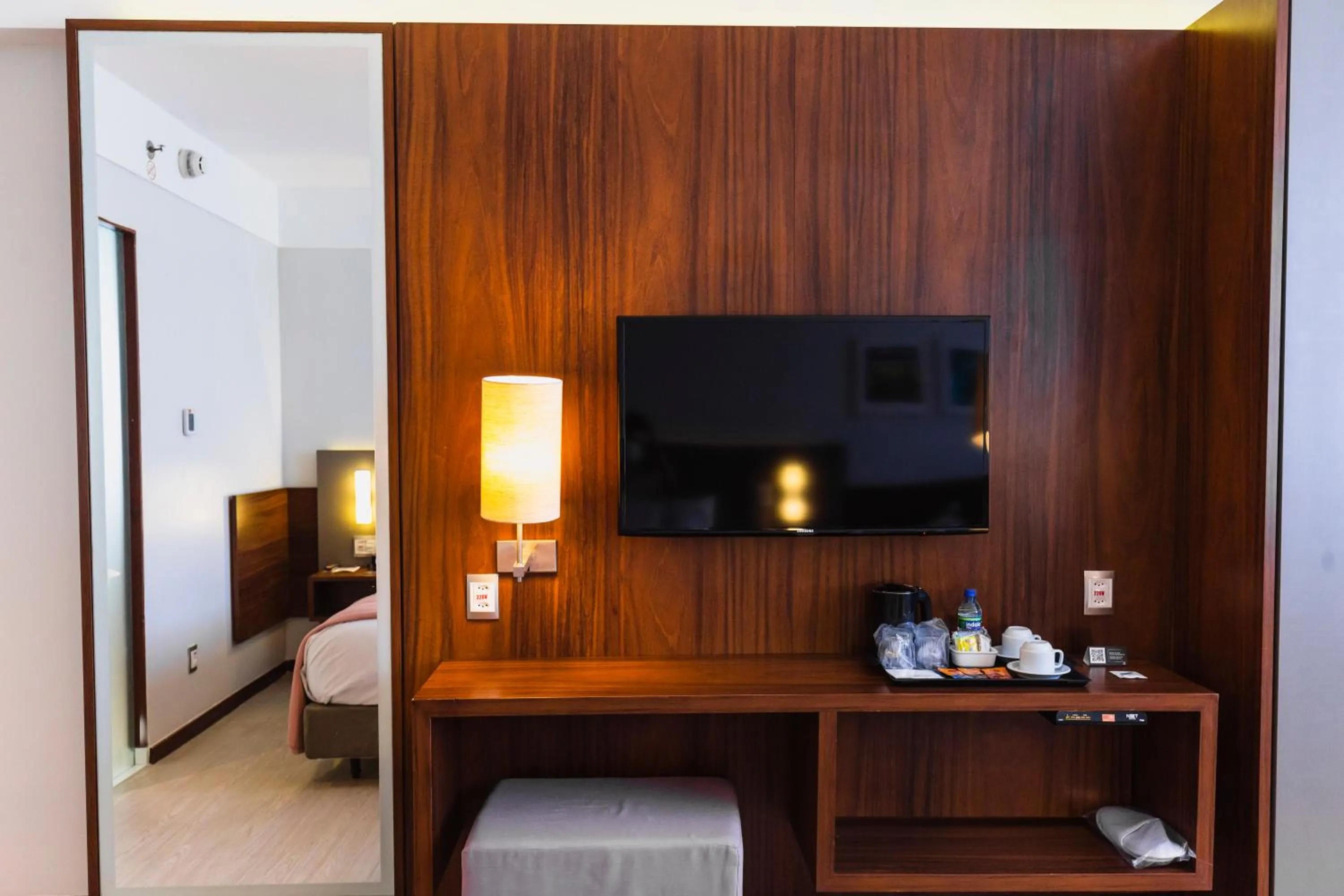 TV and multimedia, Bed in Bugan Recife Boa Viagem Hotel - by Atlantica