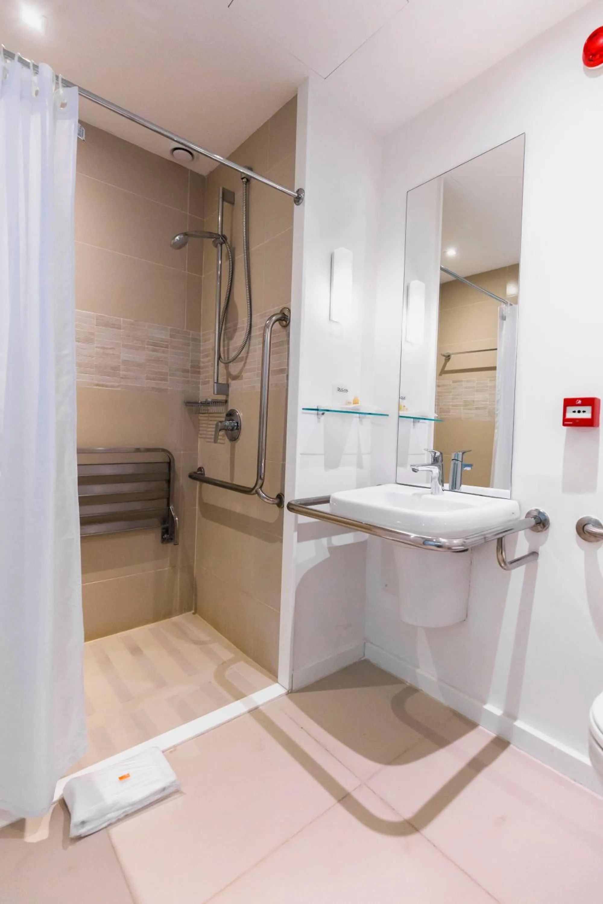 Toilet in Bugan Recife Boa Viagem Hotel - by Atlantica