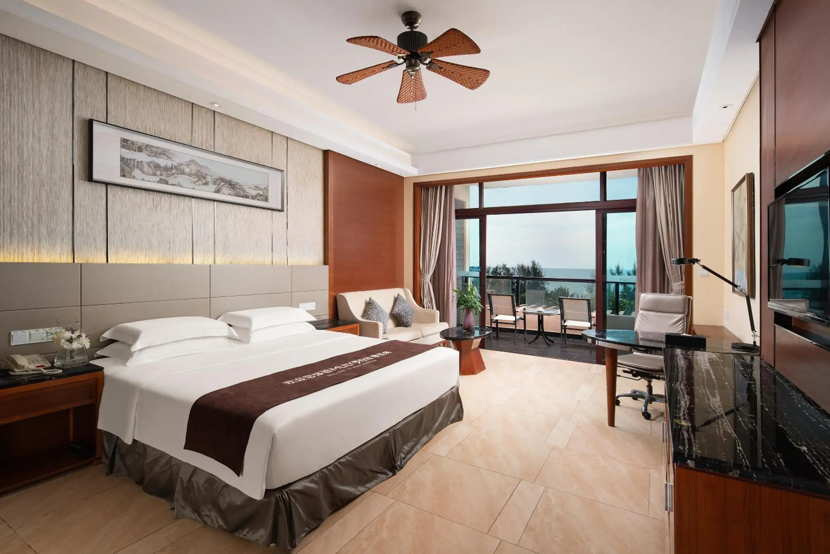 Deluxe King Room in Country Garden Golden Beach Spring Hotel Deluxe King Room in Country Garden Golden Beach Spring Hotel