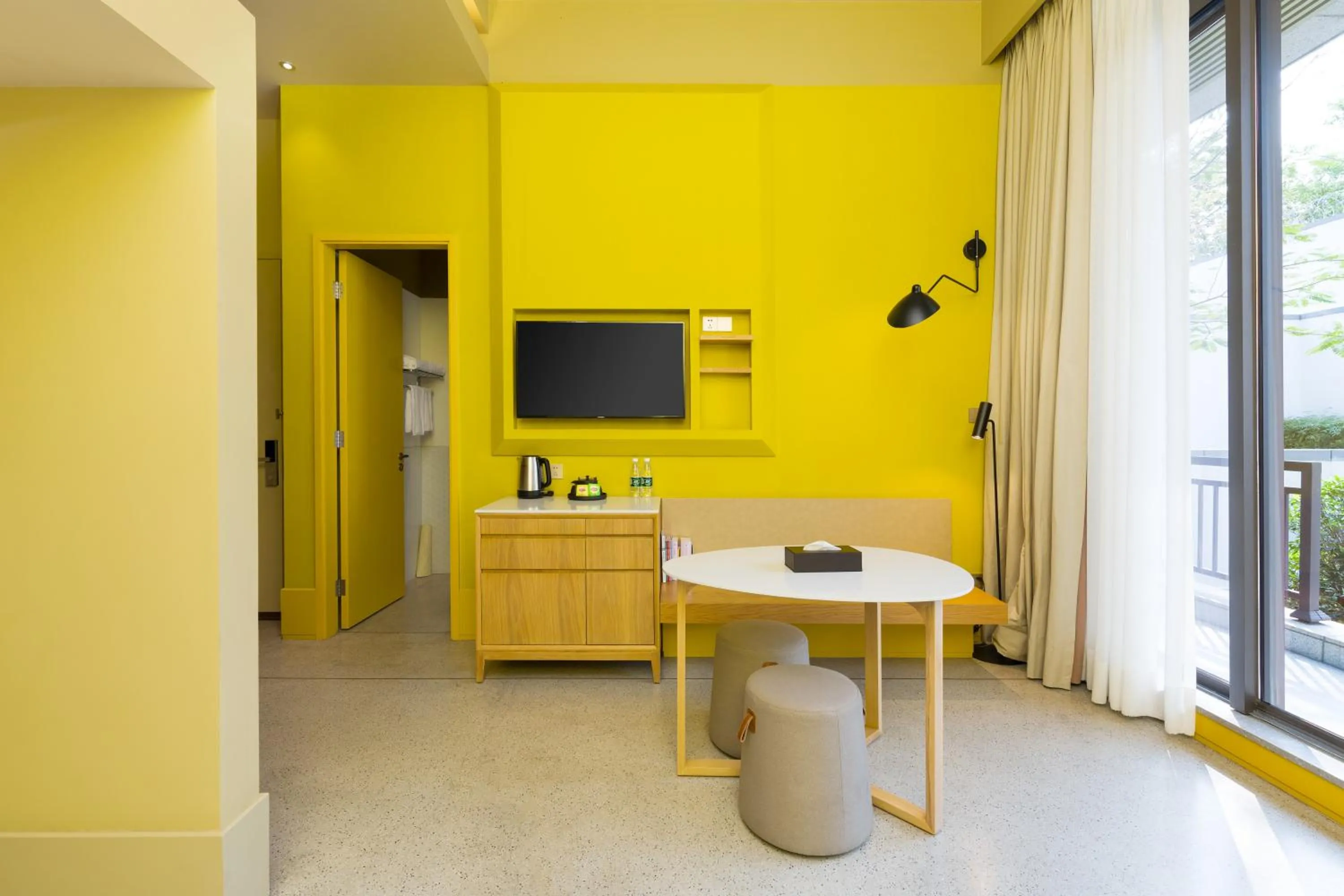 TV and multimedia in SongShan Lake PingShang Serviced Hotel