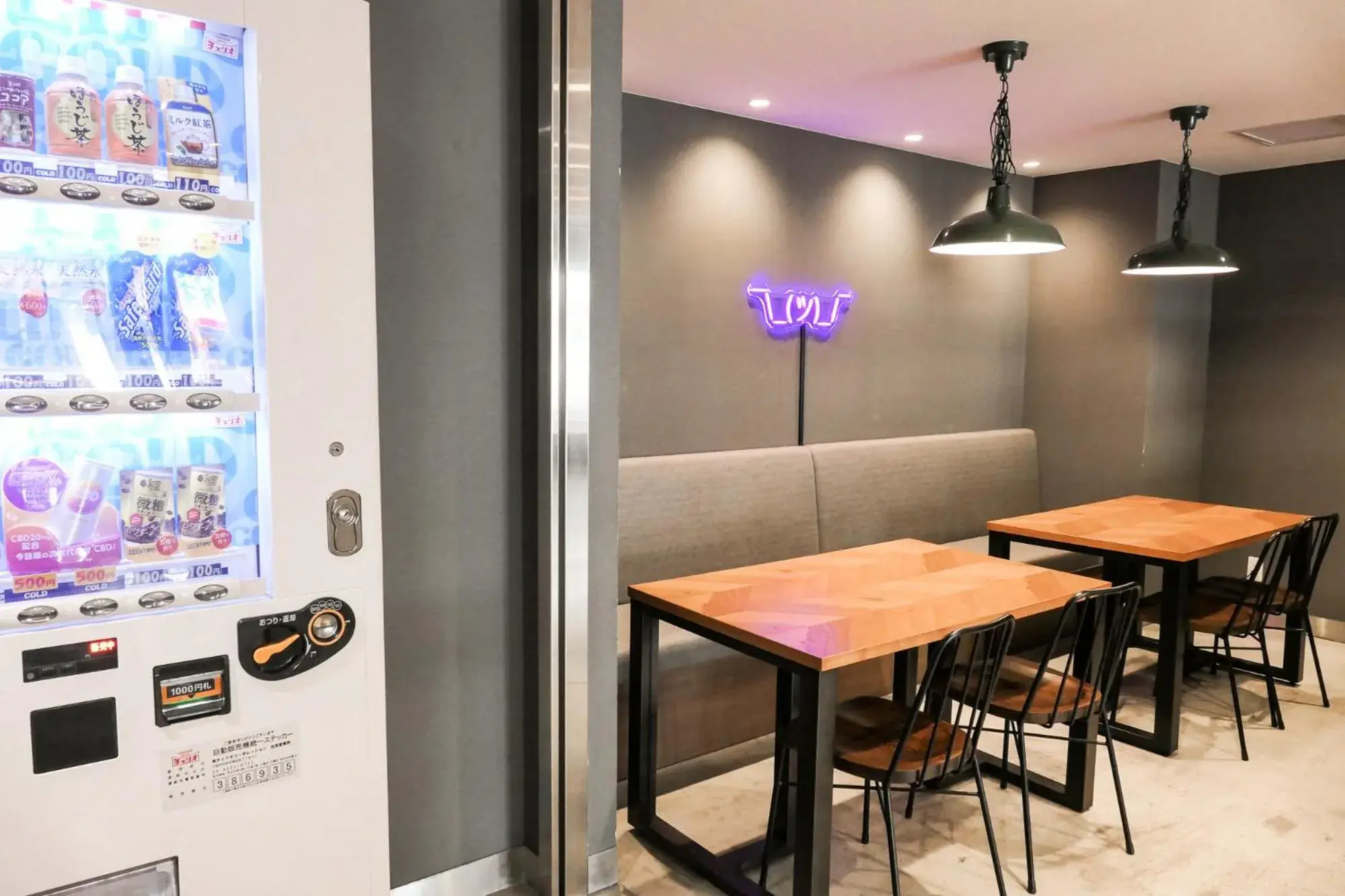 Communal lounge/ TV room in WAYFARER Shinsaibashi Communal lounge/ TV room in WAYFARER Shinsaibashi