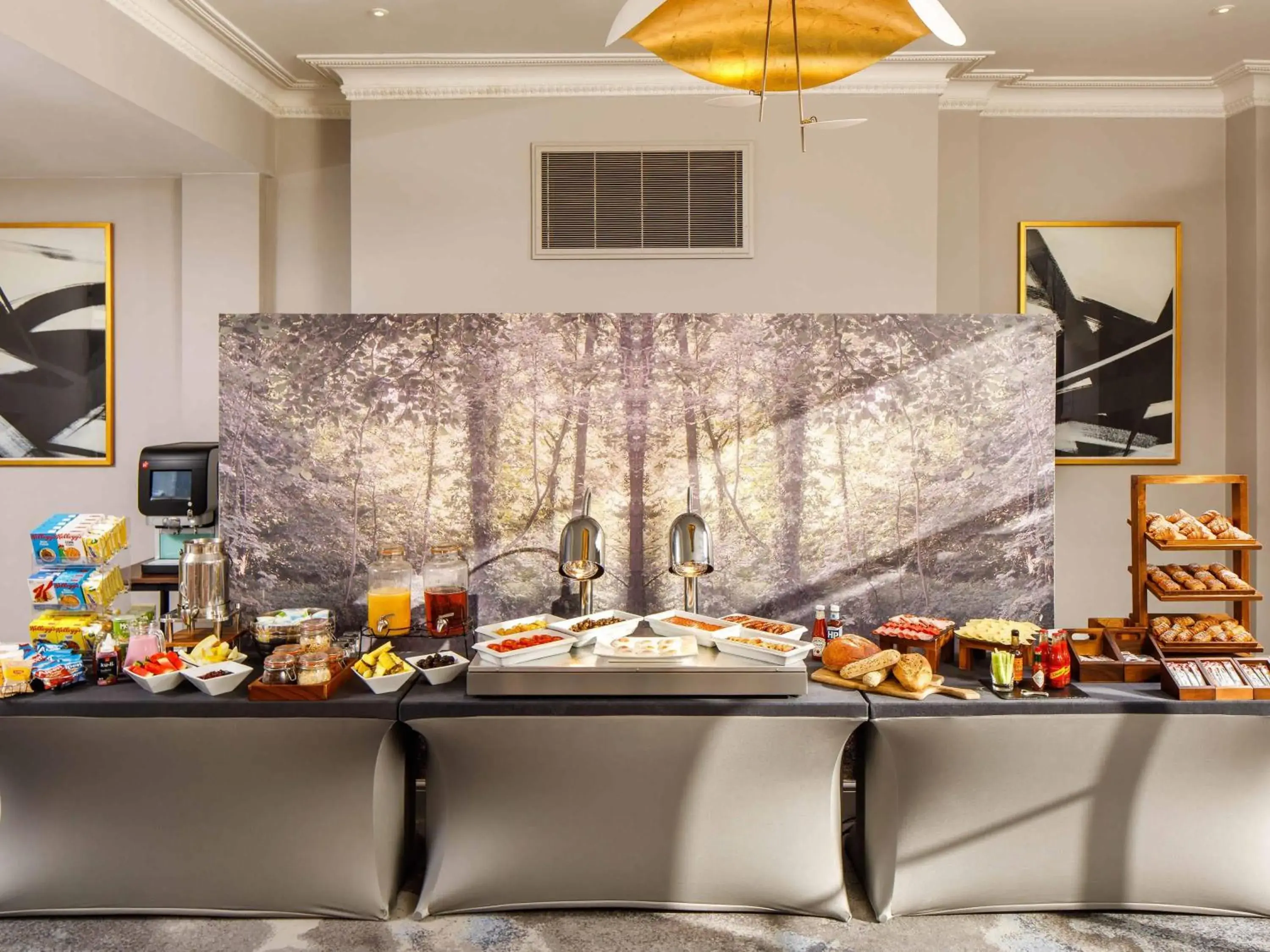 Breakfast in Mercure Gloucester Bowden Hall Hotel Breakfast in Mercure Gloucester Bowden Hall Hotel