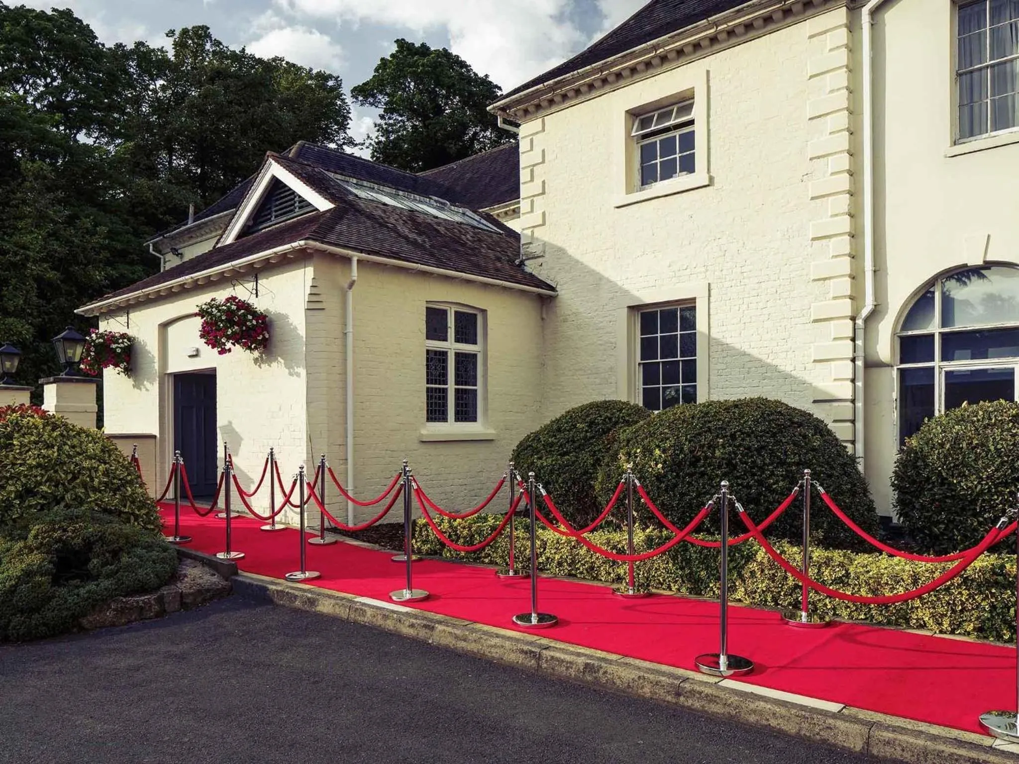 wedding in Mercure Gloucester Bowden Hall Hotel