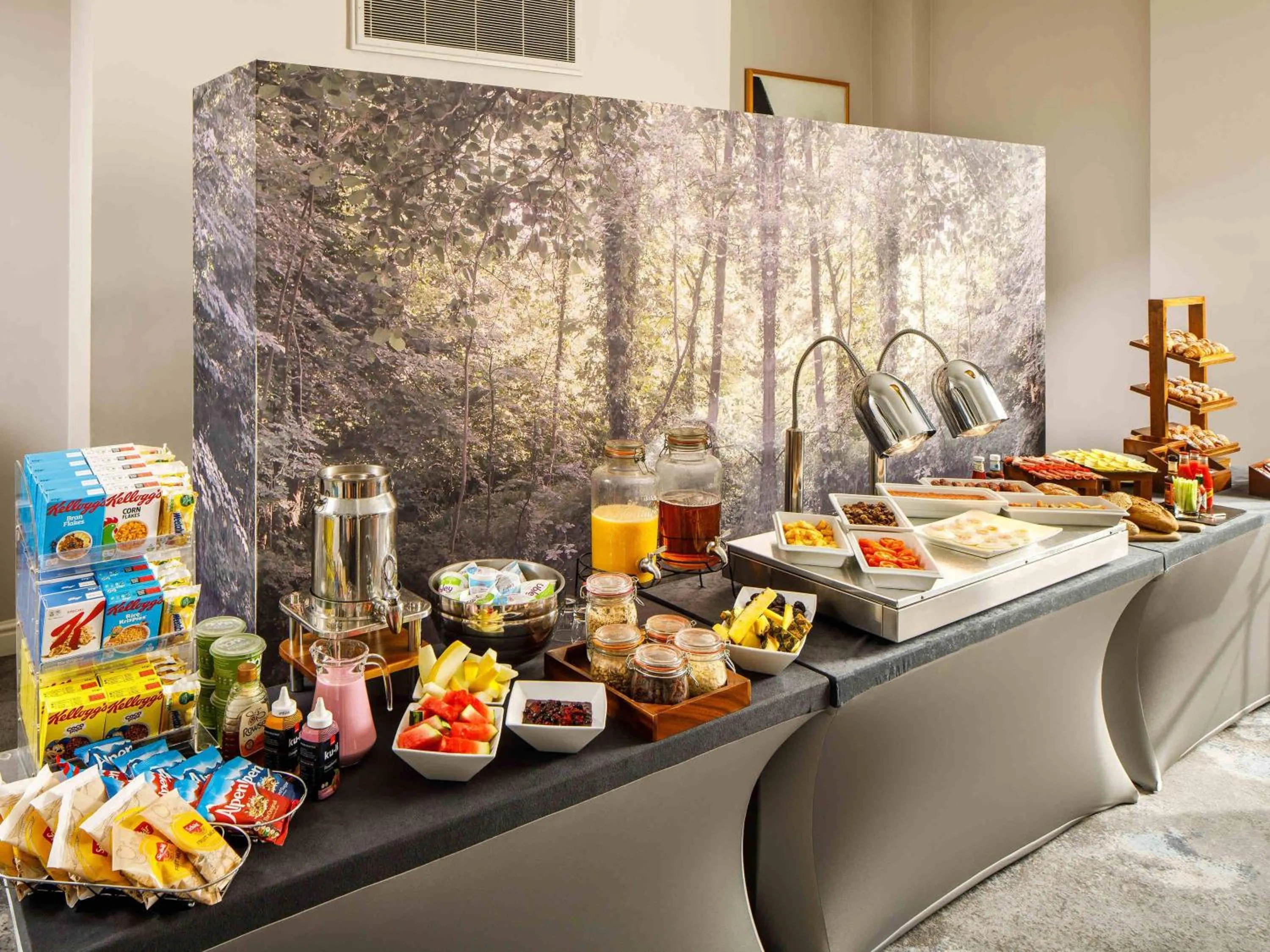 Breakfast in Mercure Gloucester Bowden Hall Hotel