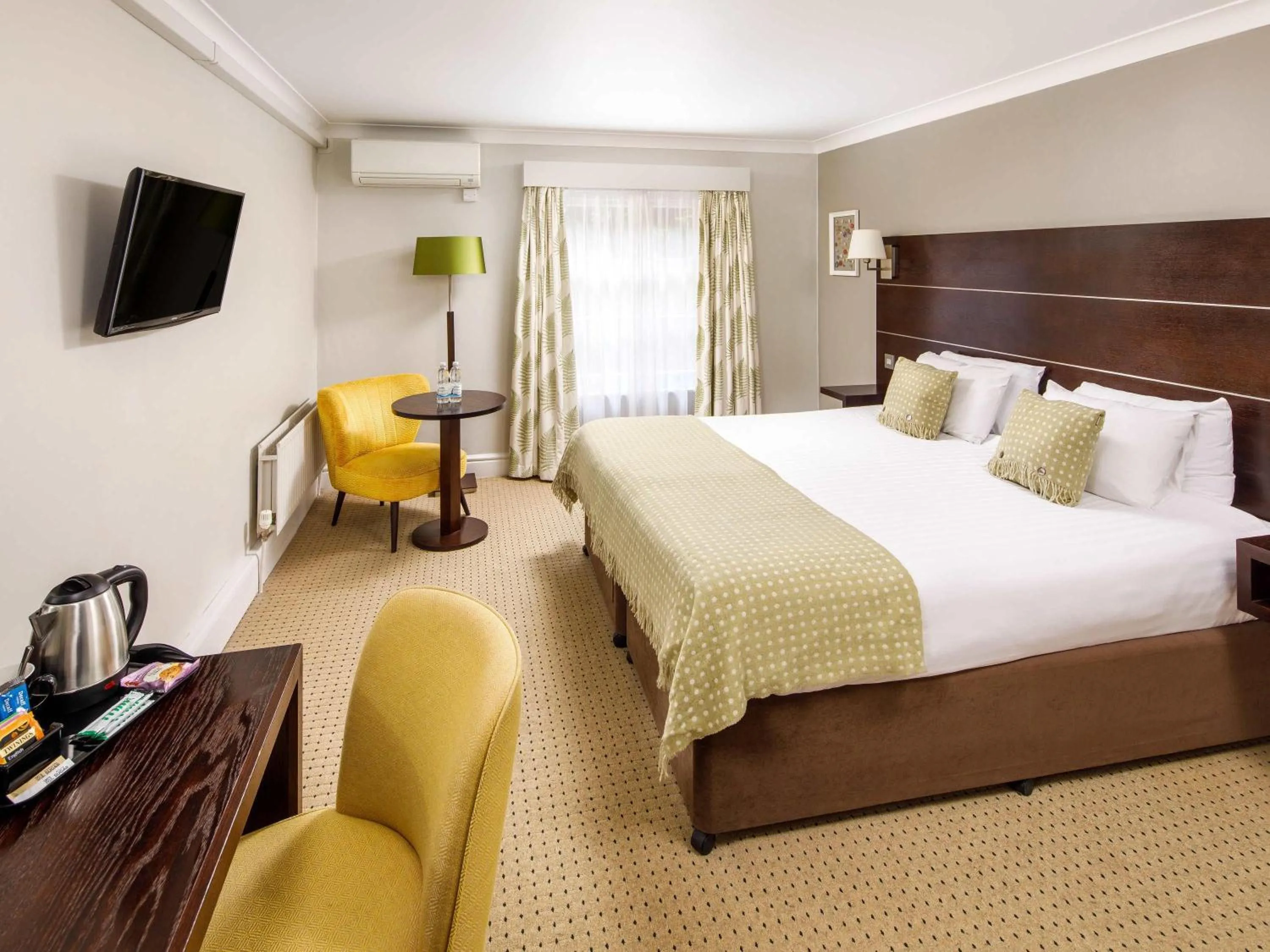 Bedroom, Bed in Mercure Gloucester Bowden Hall Hotel