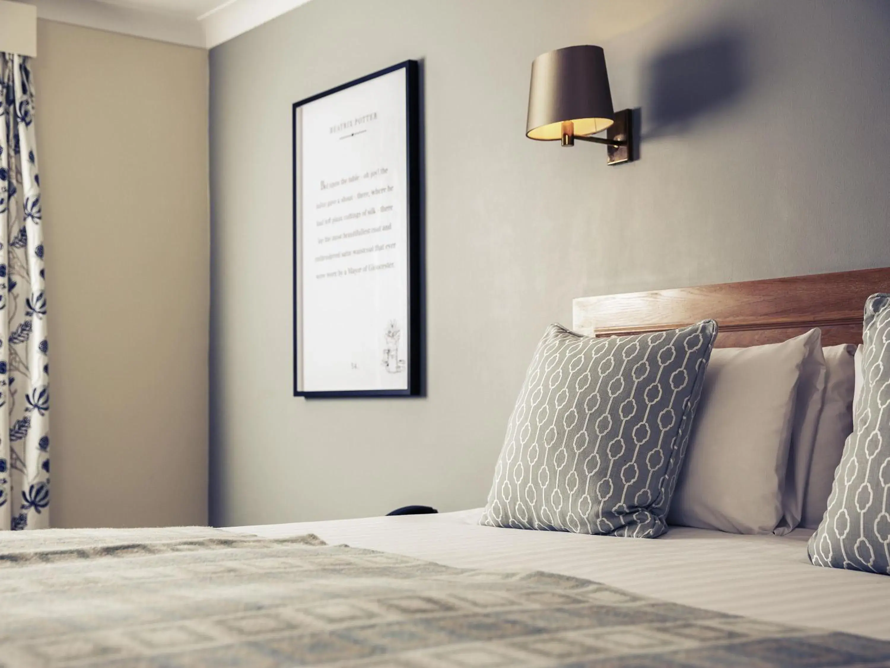 Bedroom, Bed in Mercure Gloucester Bowden Hall Hotel Bedroom, Bed in Mercure Gloucester Bowden Hall Hotel