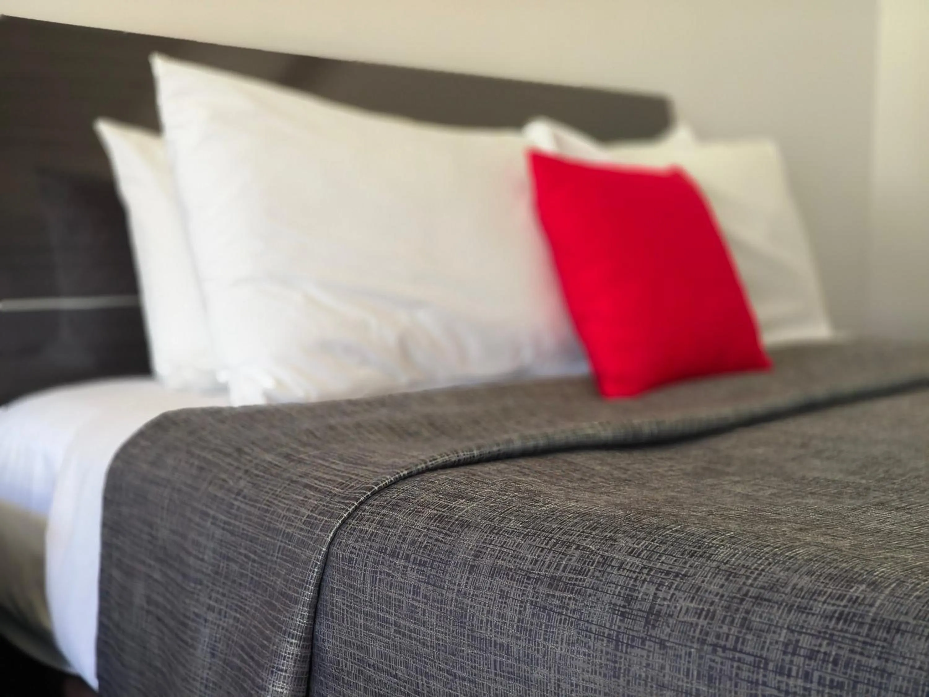 Bed in Gunnedah Lodge Motel