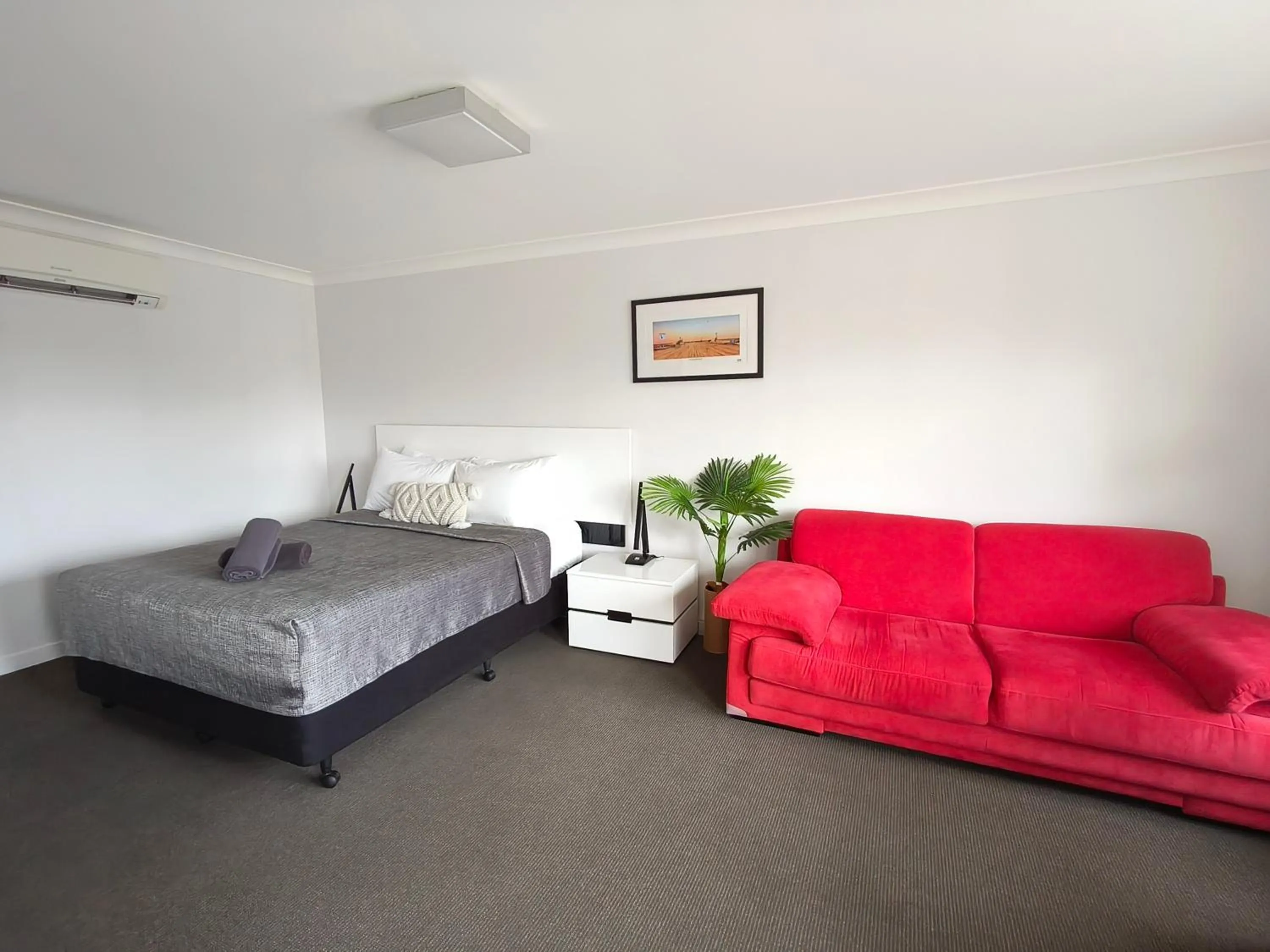Bedroom, Bed in Gunnedah Lodge Motel