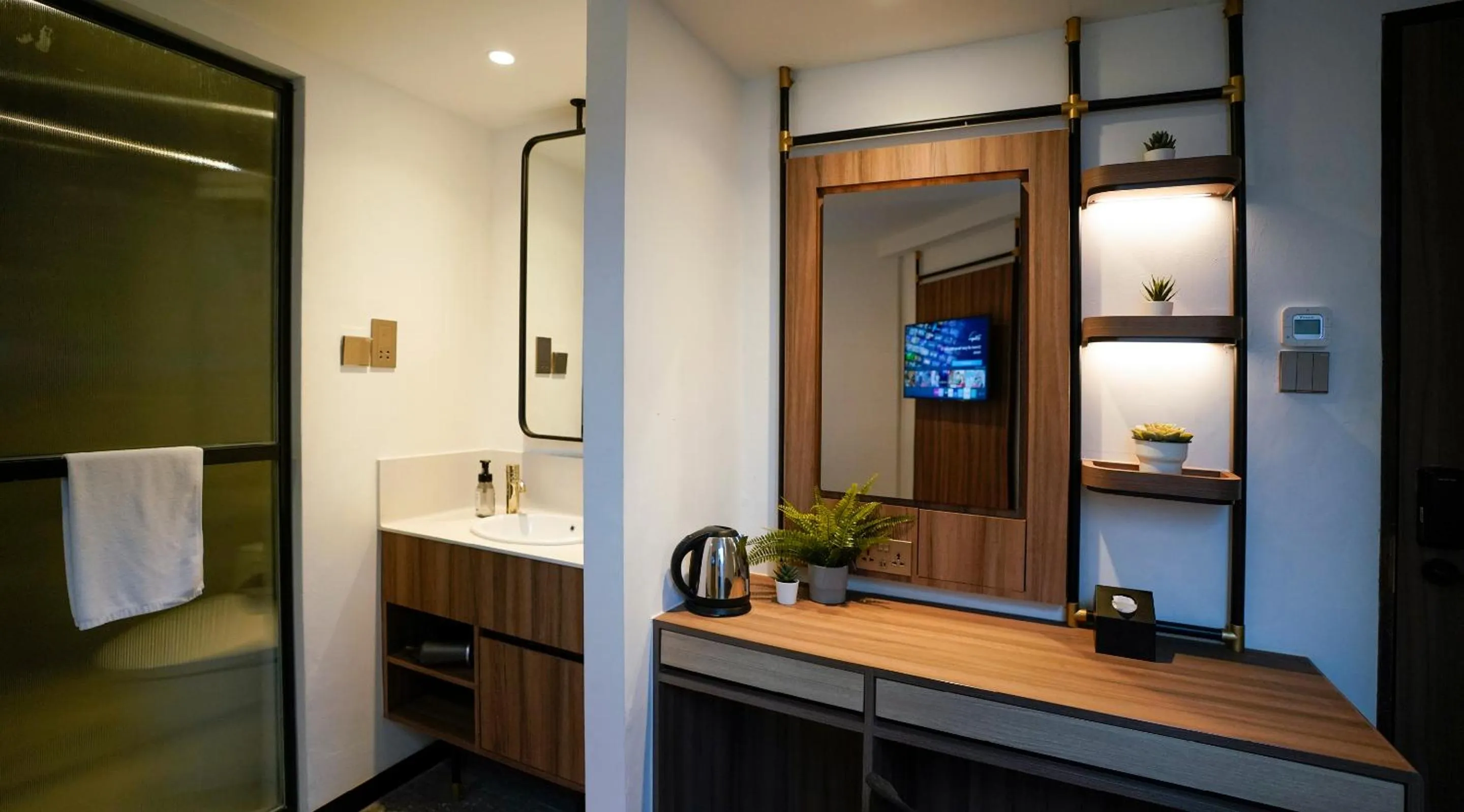 TV and multimedia in ST Signature Bugis Middle