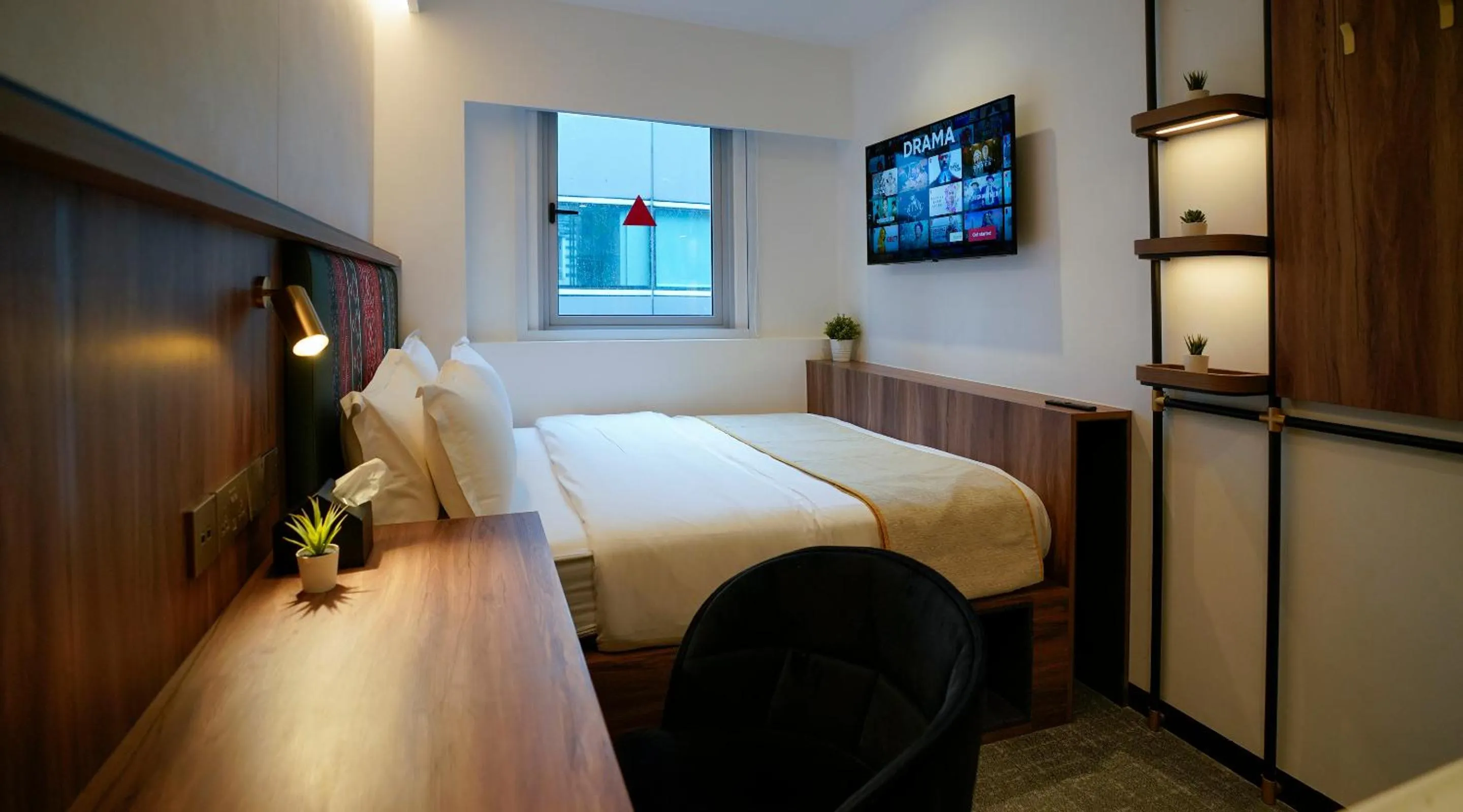 TV and multimedia, Bed in ST Signature Bugis Middle