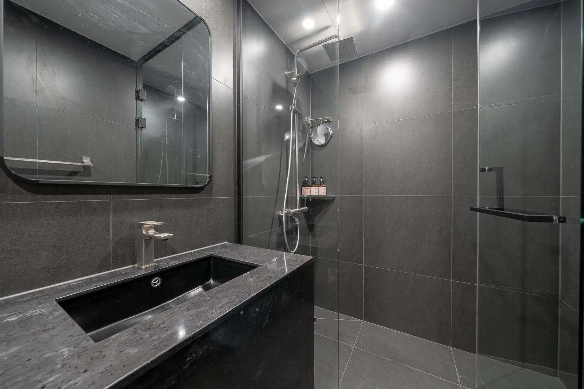 Shower in Simjak Hotel by Aank