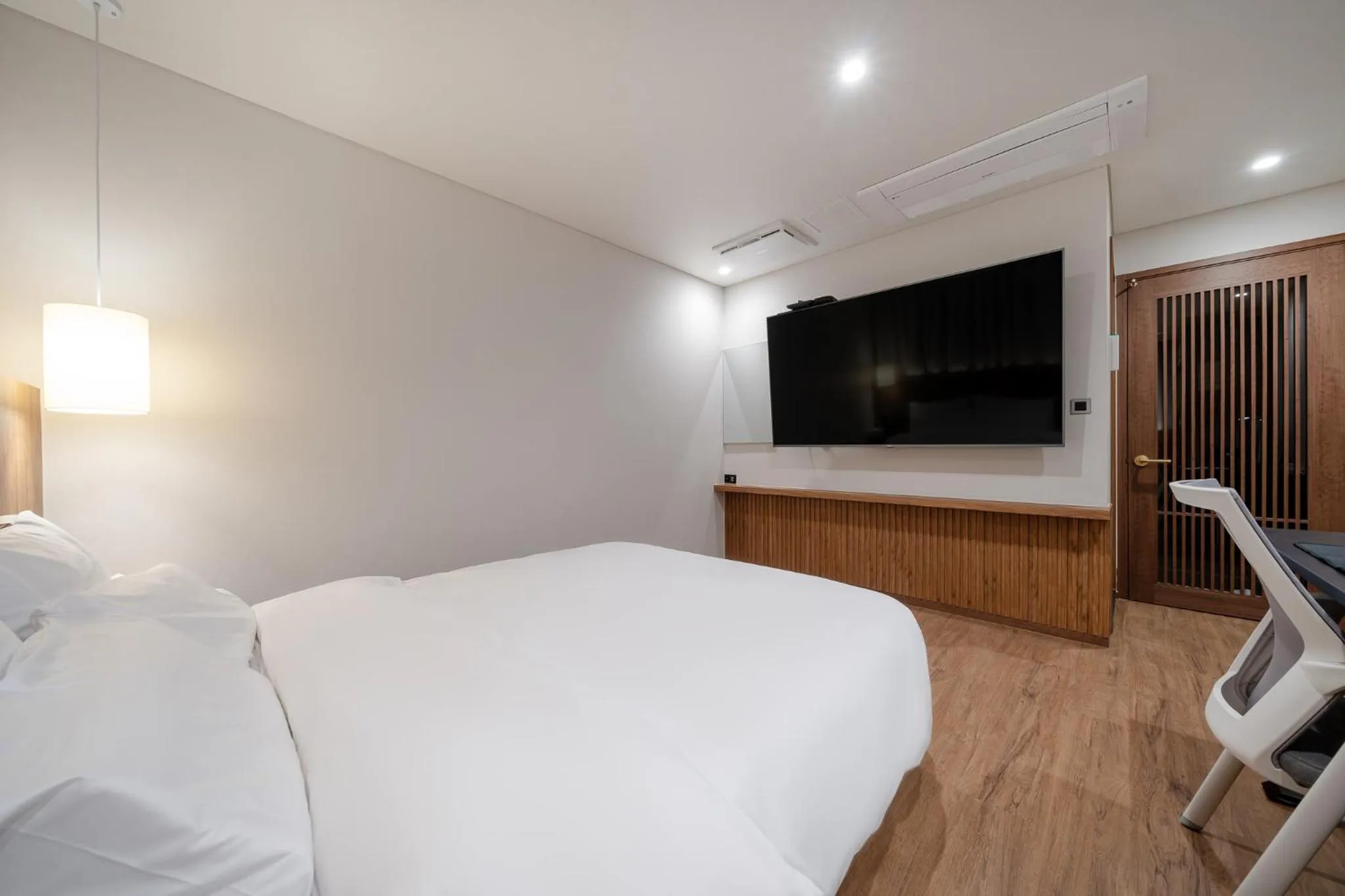 Bed in Simjak Hotel by Aank