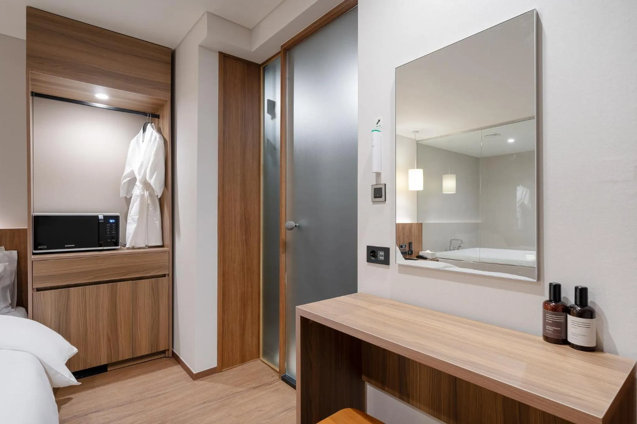 minibar, Bed in Simjak Hotel by Aank