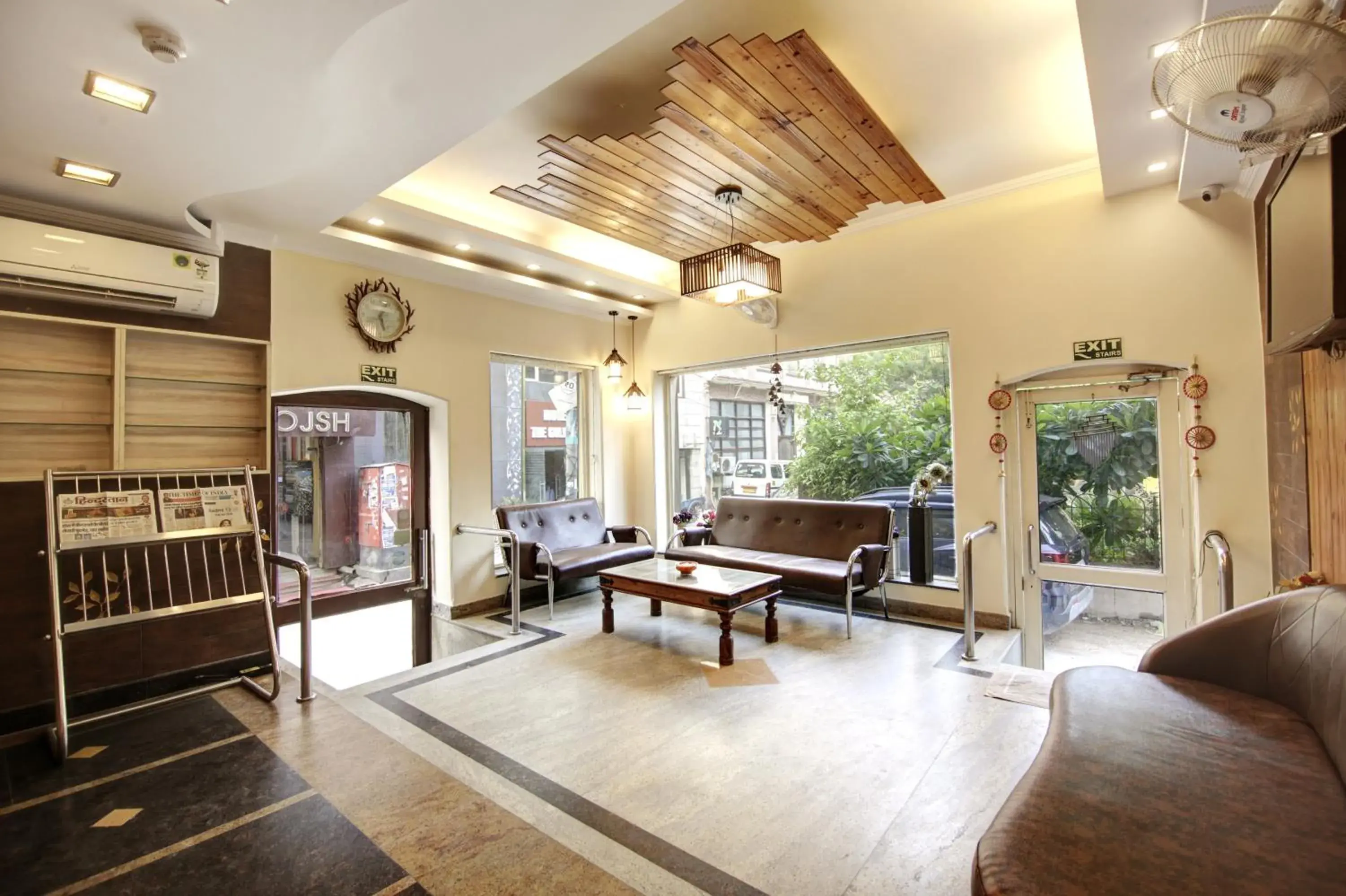 Living room in Persona International Hotel Karol Bagh Delhi Living room in Persona International Hotel Karol Bagh Delhi