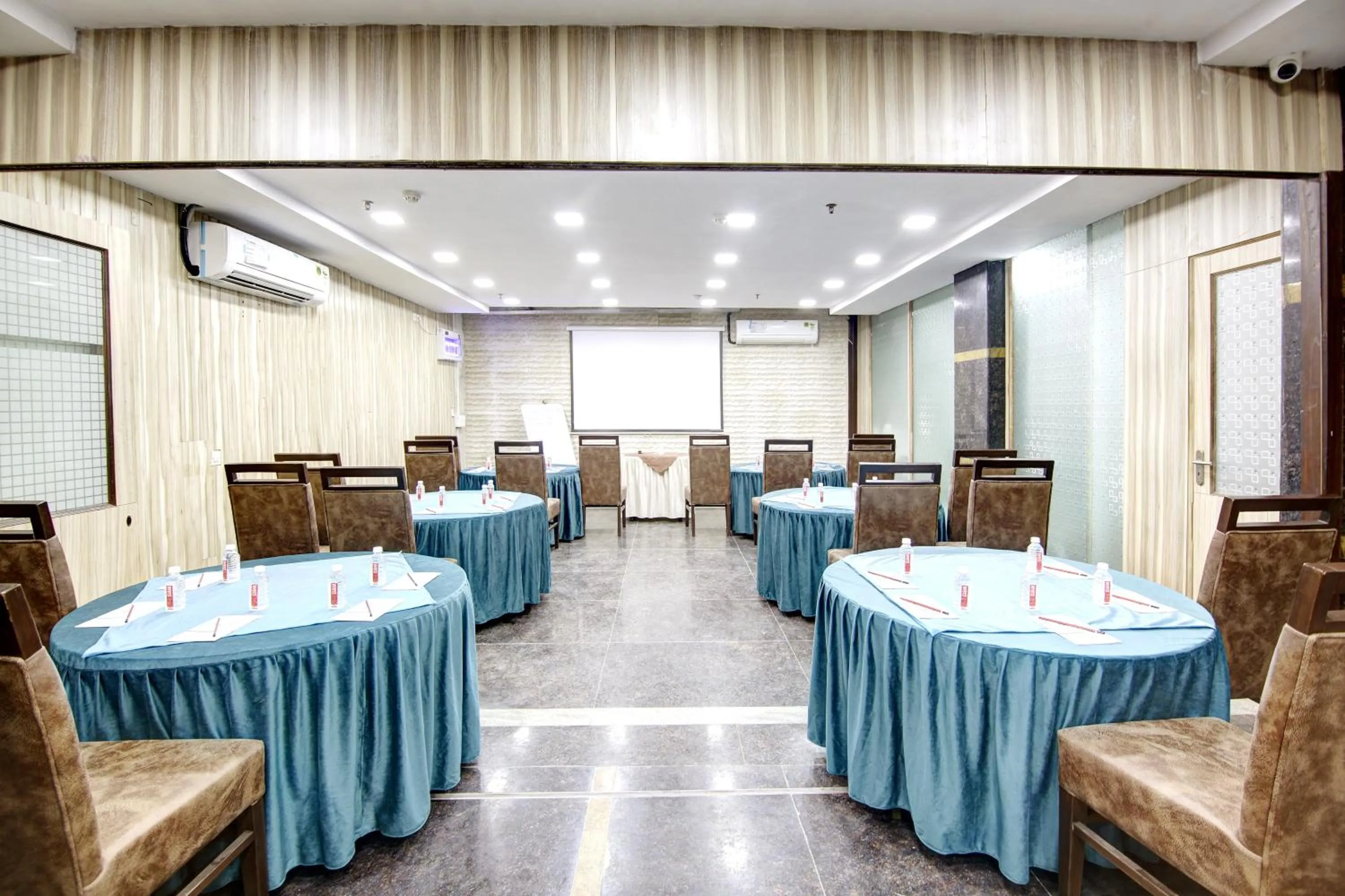 Seating area in Persona International Hotel Karol Bagh Delhi