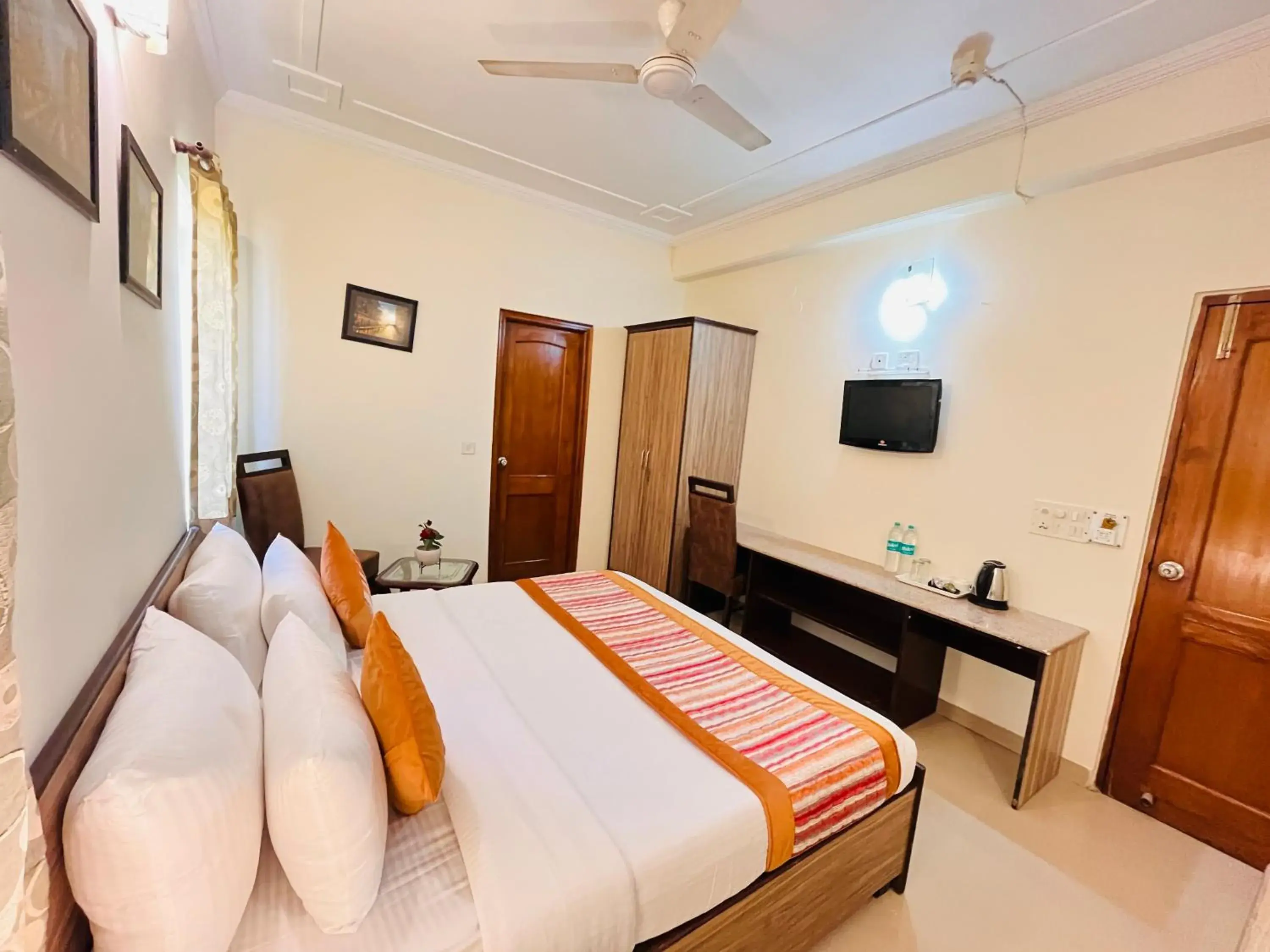 Bed in Persona International Hotel Karol Bagh Delhi Bed in Persona International Hotel Karol Bagh Delhi