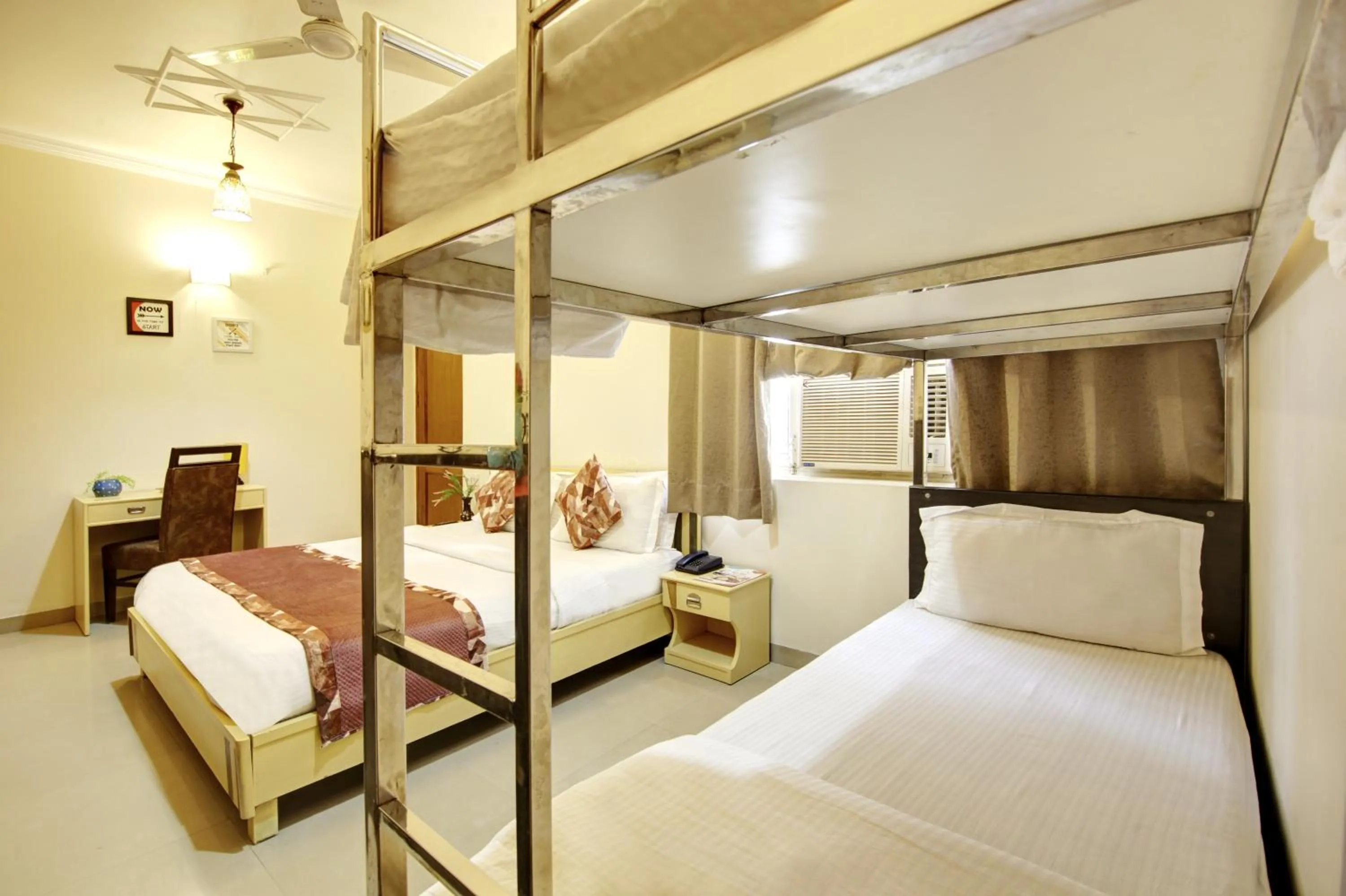 Bed in Persona International Hotel Karol Bagh Delhi