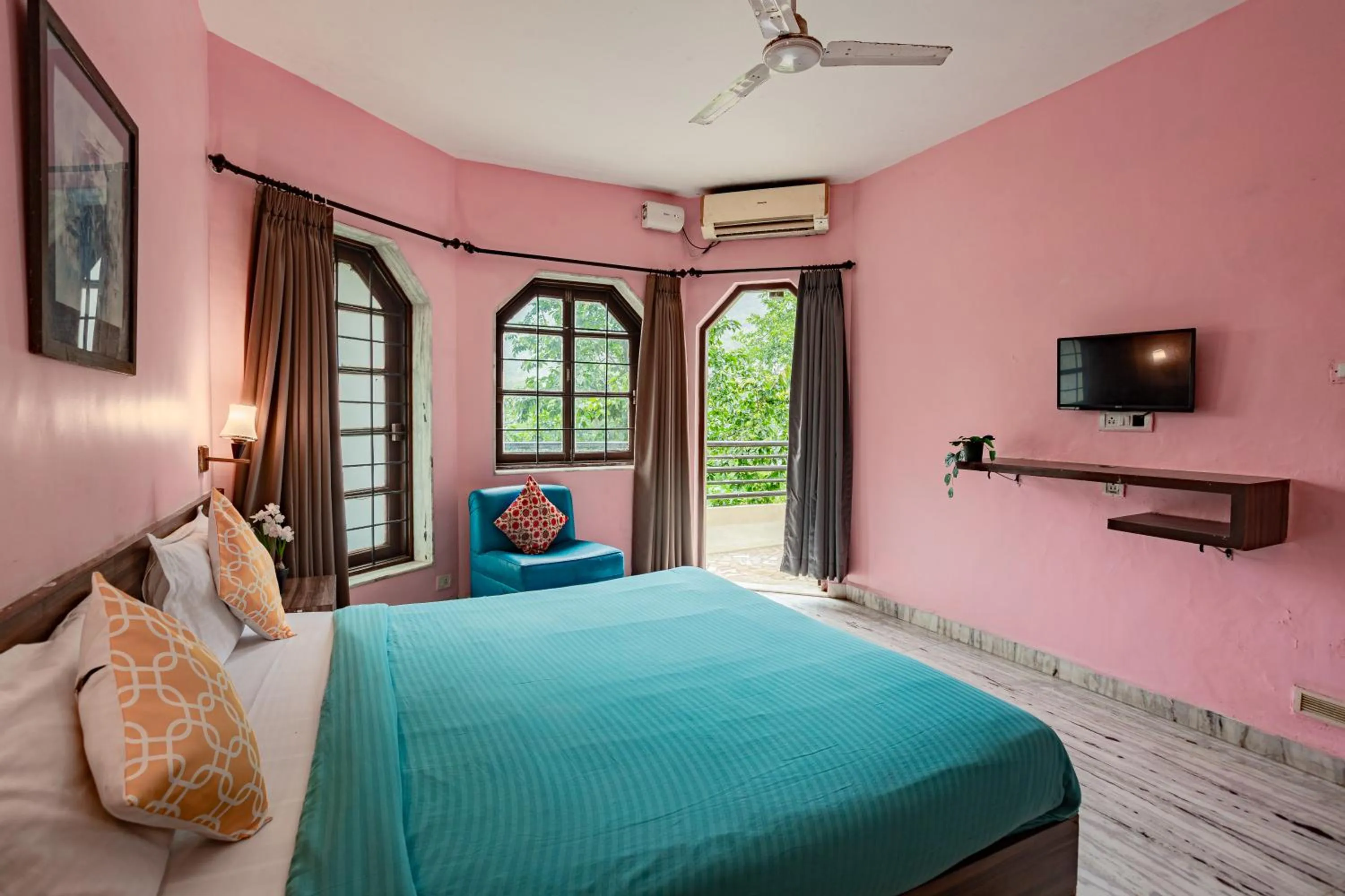 Bedroom, Bed in Hilltop suites by 29 bungalow