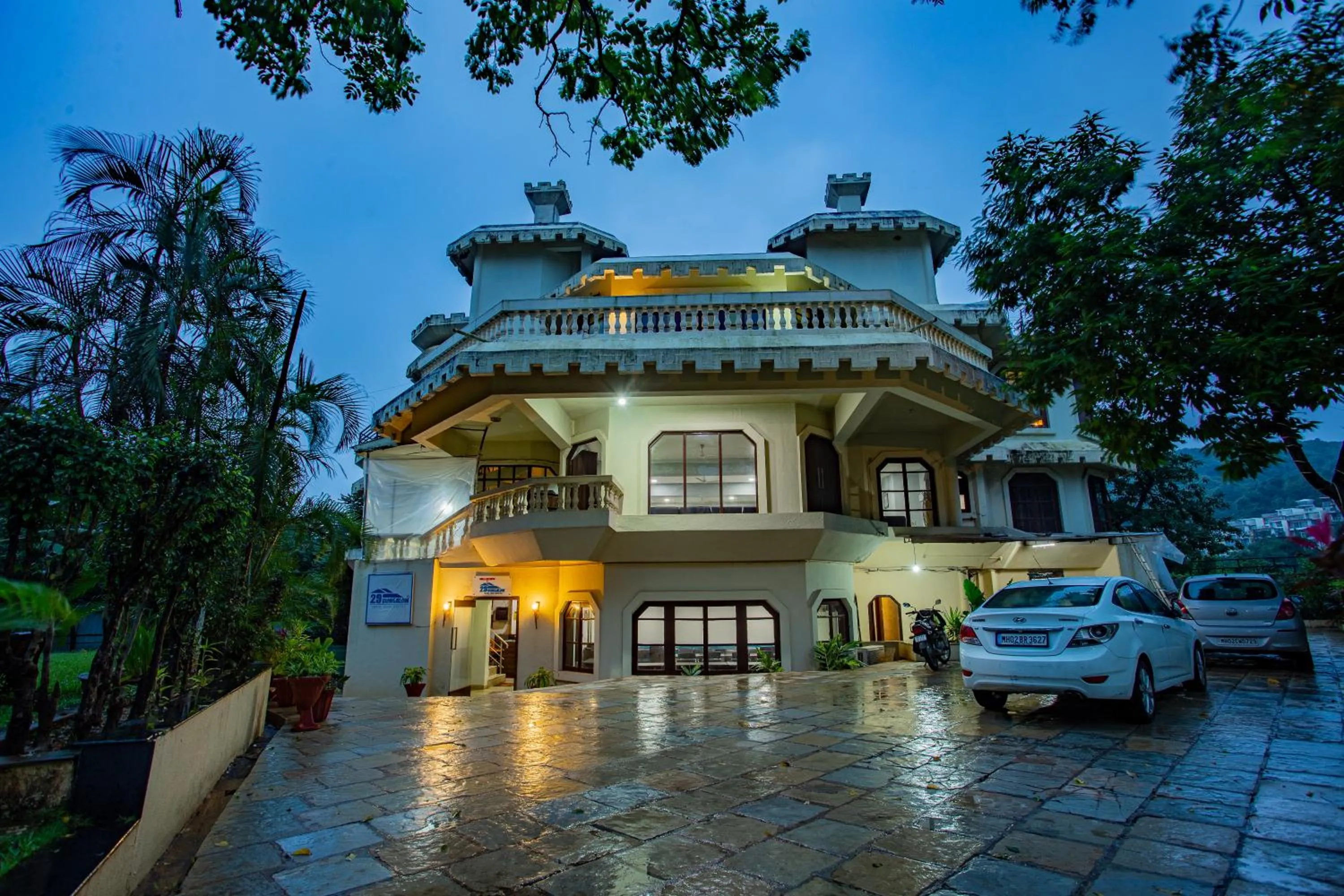 Property building in Hilltop suites by 29 bungalow