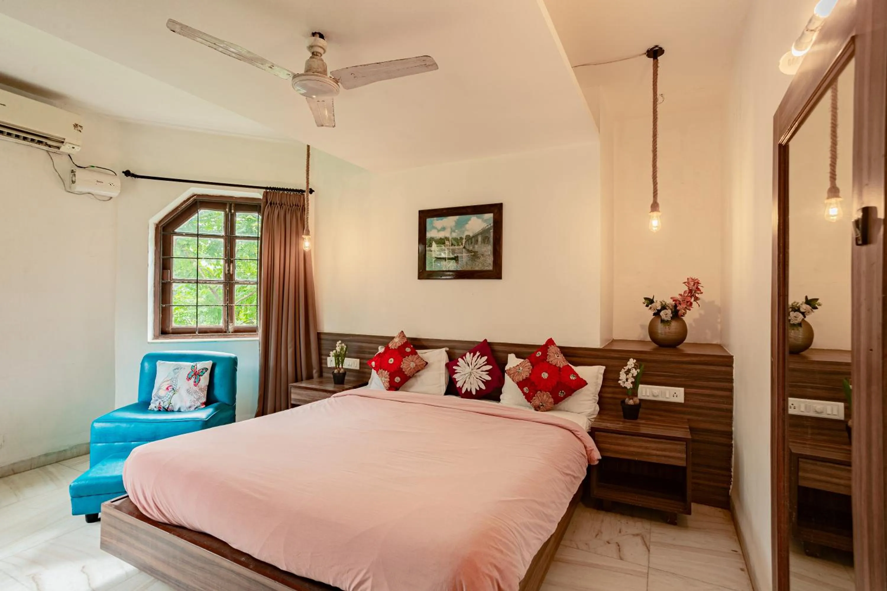 Bedroom, Bed in Hilltop suites by 29 bungalow