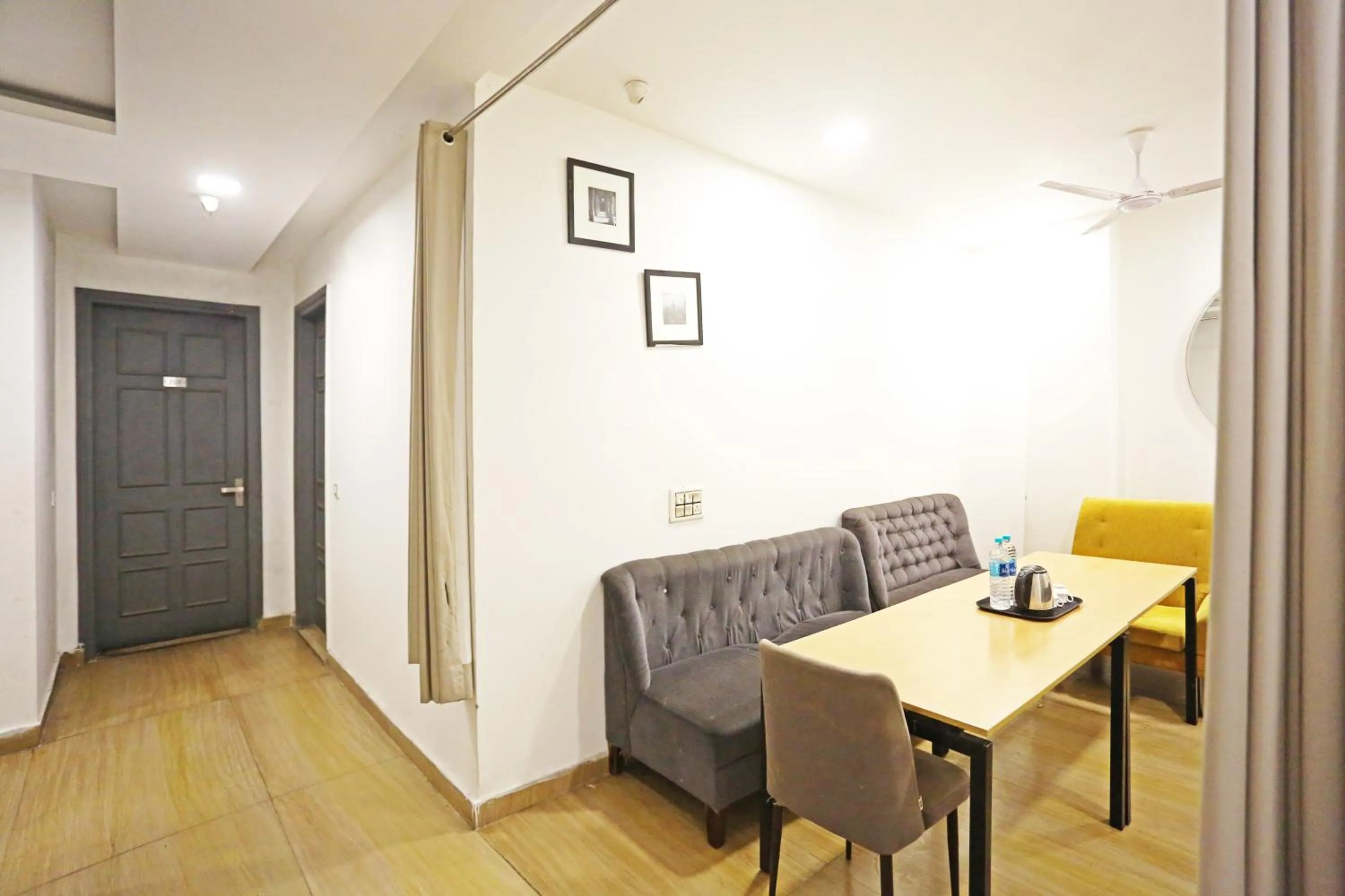 Seating area in Hotel Raaso Inn Rohini Sec-16