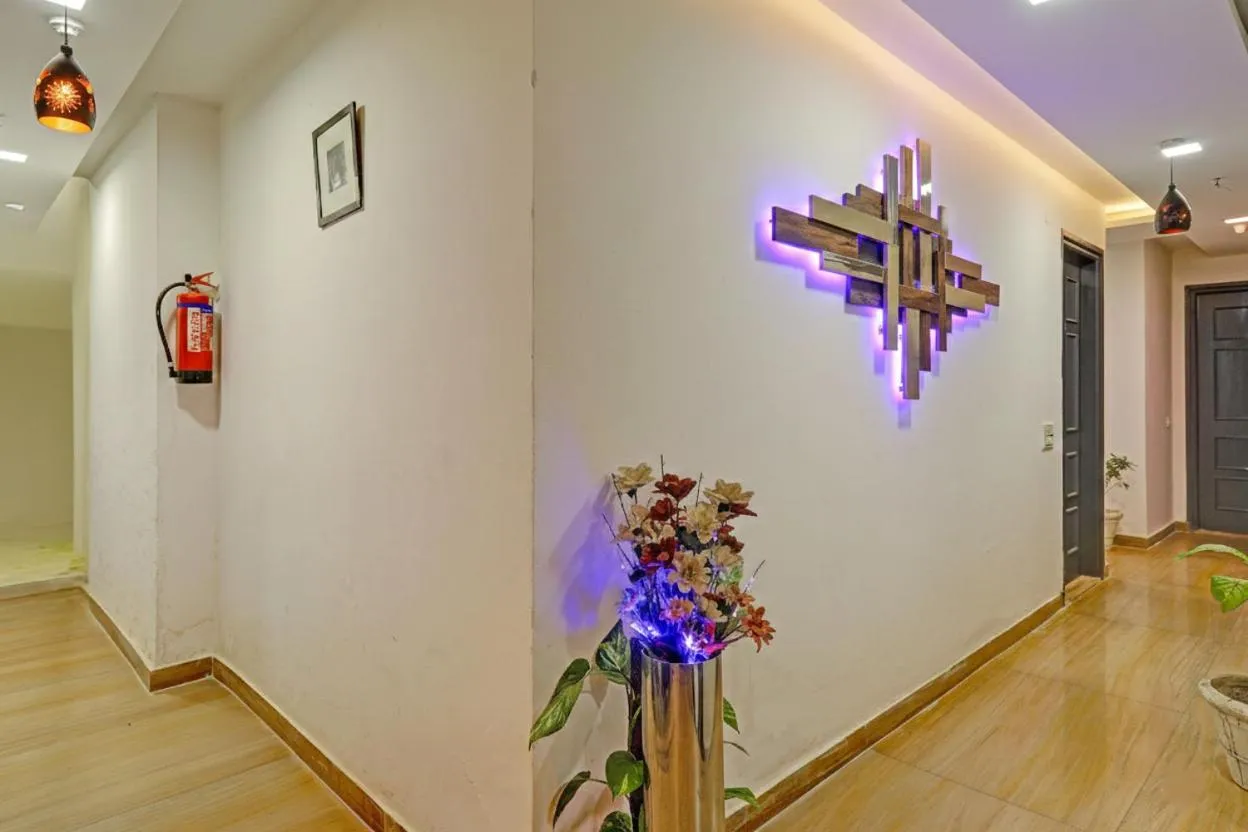 Lobby or reception in Hotel Raaso Inn Rohini I Near Metro I Couple Friendly I Spacious Rooms I Budget Stay