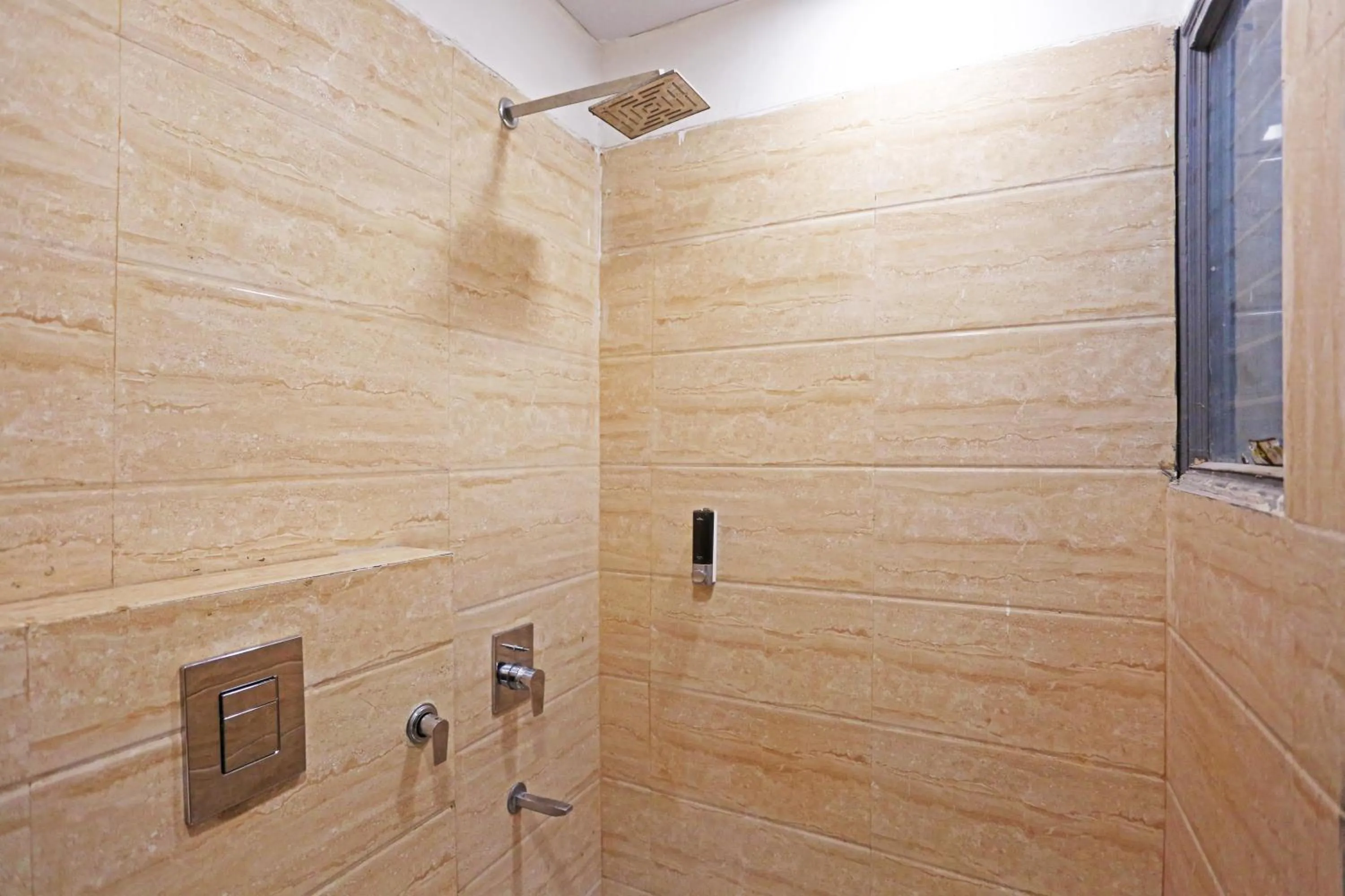 Bathroom in Hotel Raaso Inn Rohini Sec-16