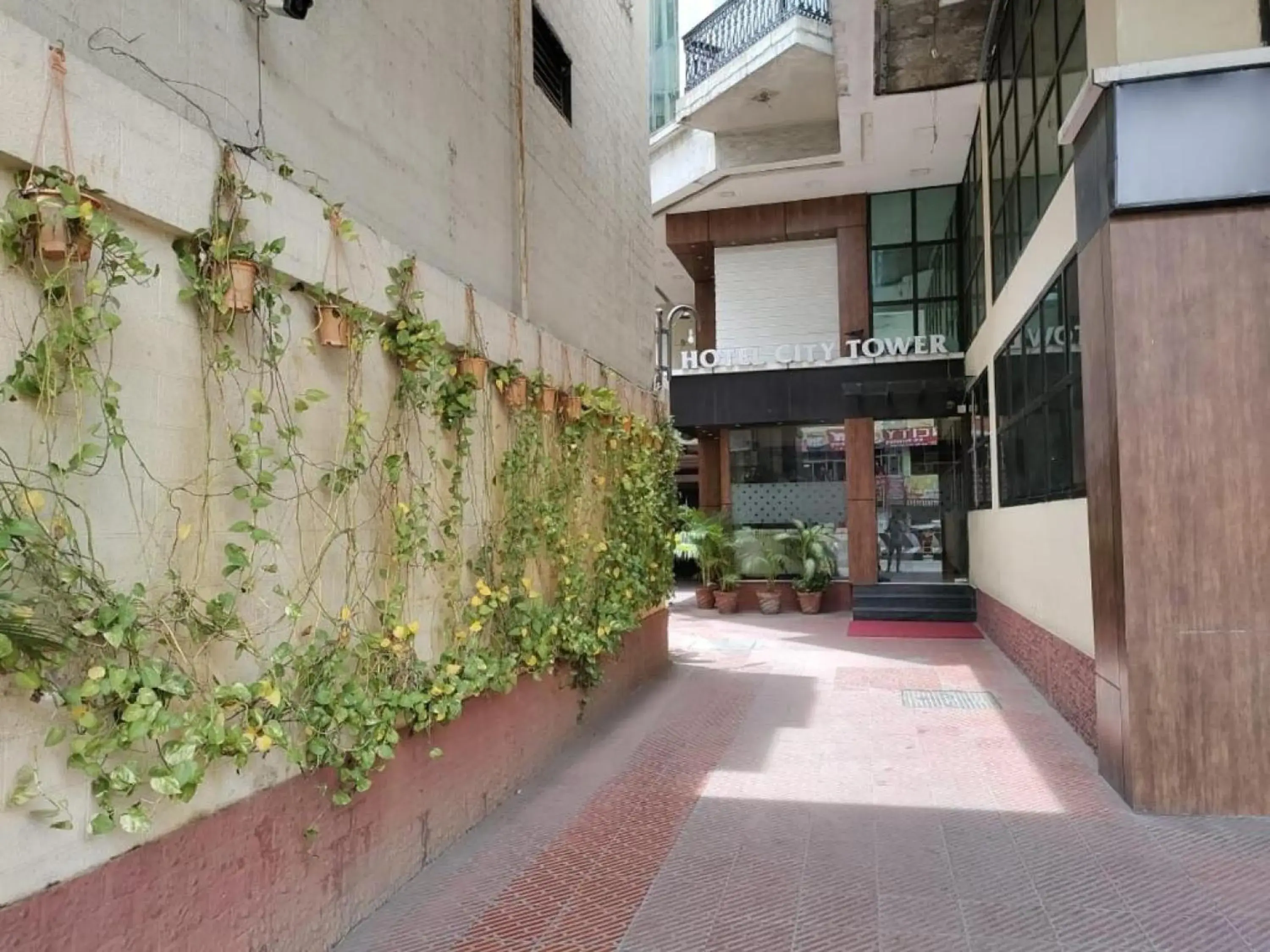 Property building in Hotel City Tower, Chennai Central Property building in Hotel City Tower, Chennai Central