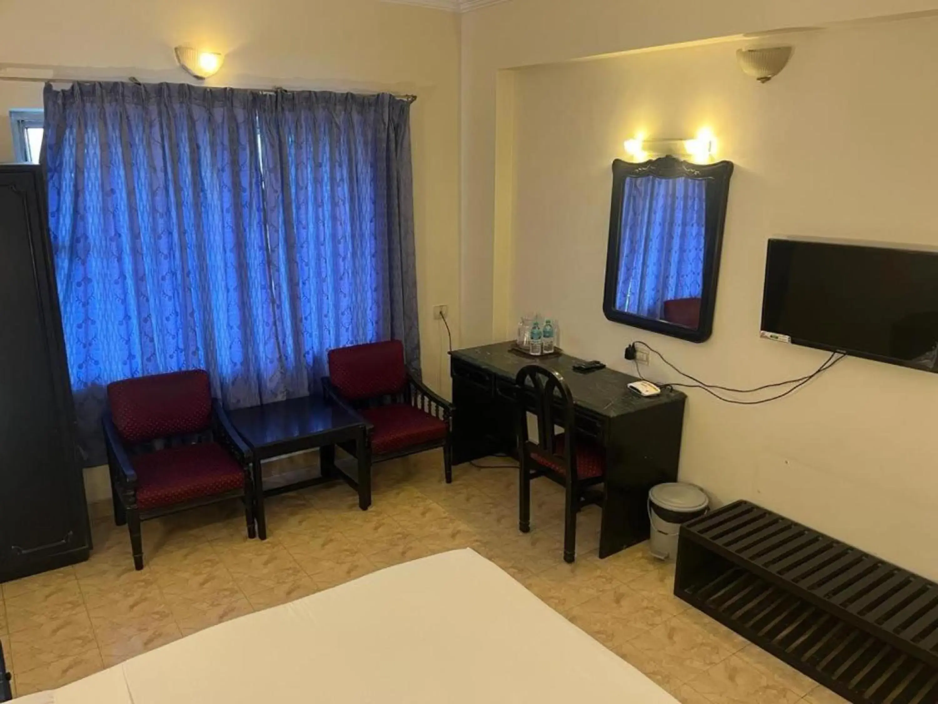 Bedroom, Bed in Hotel City Tower, Chennai Central Bedroom, Bed in Hotel City Tower, Chennai Central