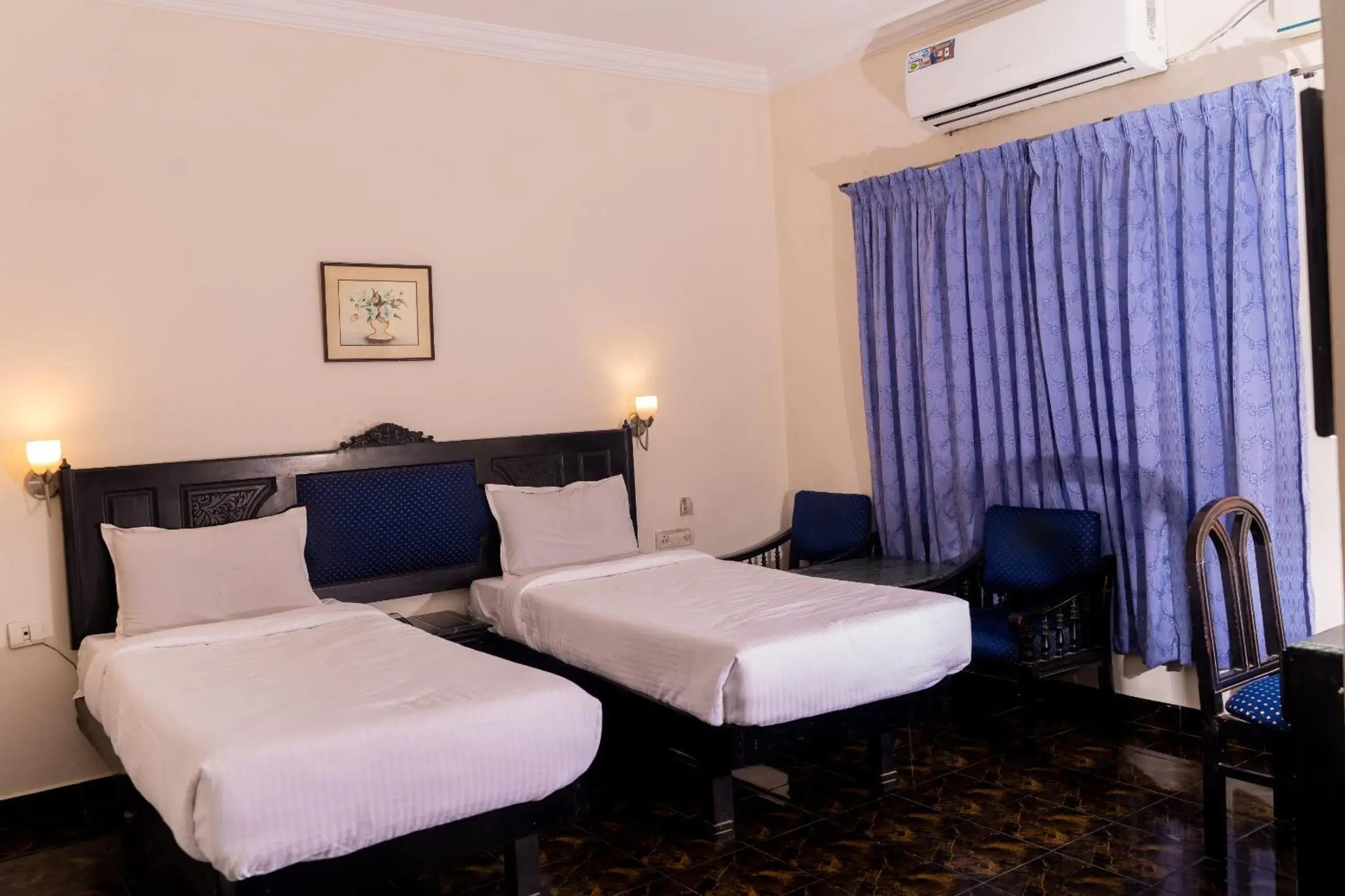 Bedroom, Bed in Hotel City Tower, Chennai Central Bedroom, Bed in Hotel City Tower, Chennai Central