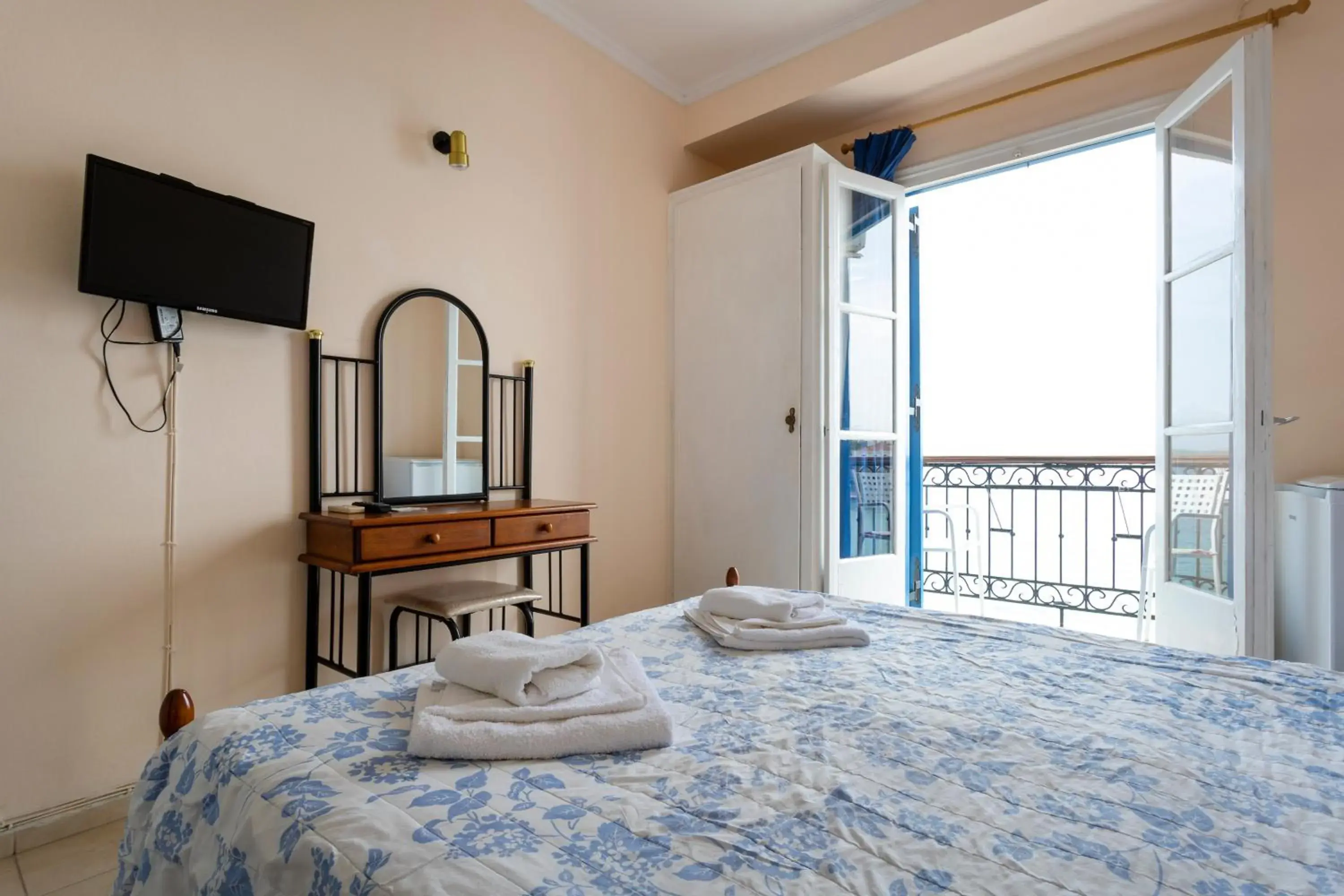 Double or Twin Room in Stelios Hotel Double or Twin Room in Stelios Hotel