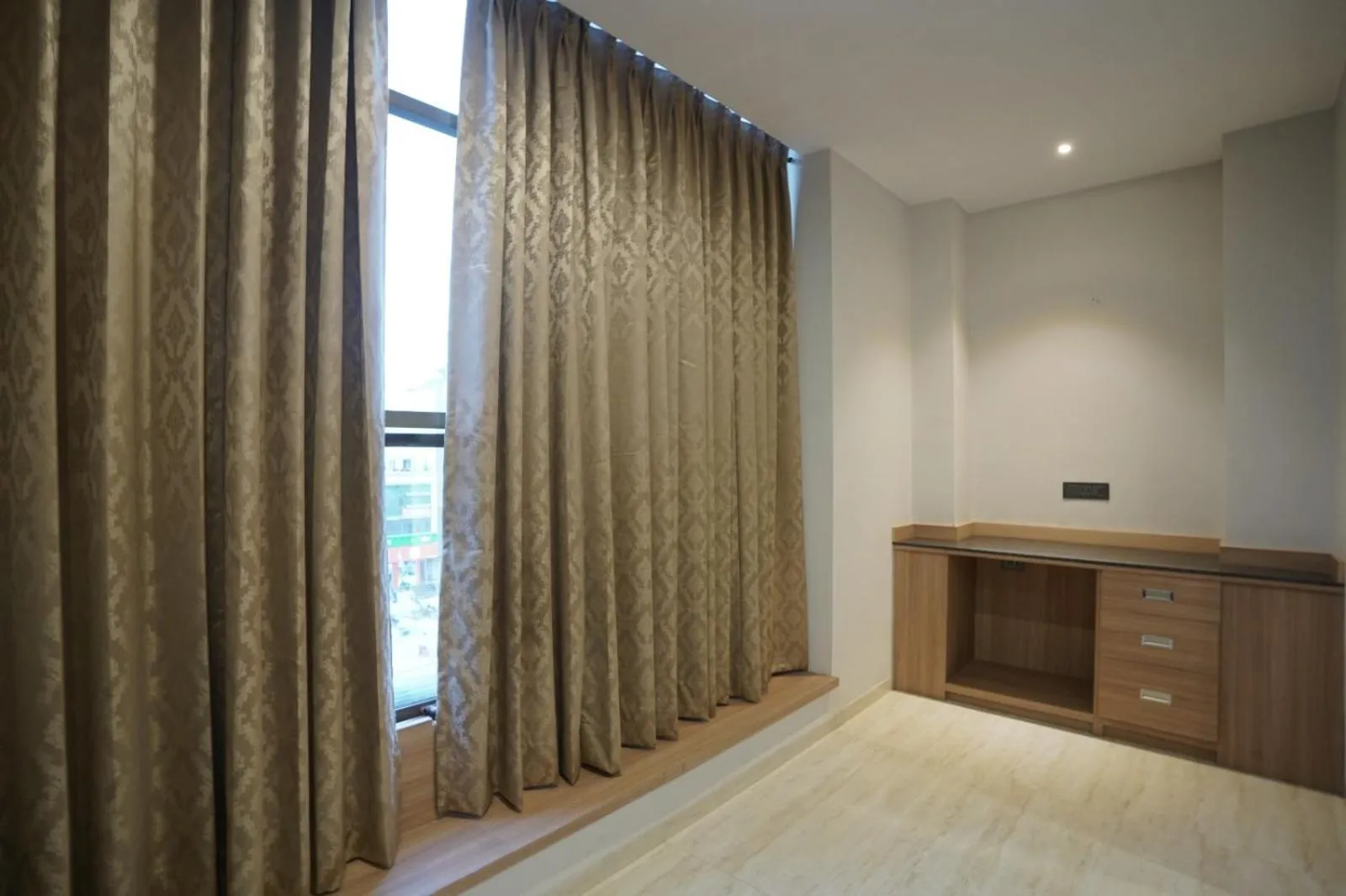 View (from property/room), Bed in Hotel Krishna Inn