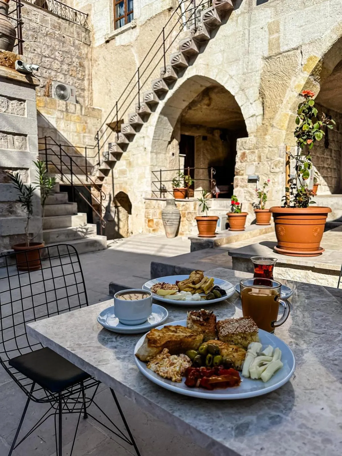 Food and drinks in Göreme Escape Cave