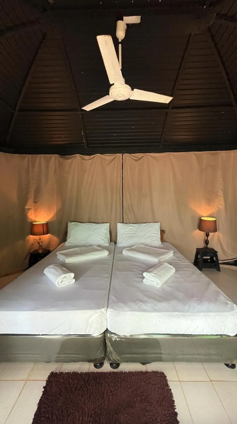 Bed in Playa La Caleta Bataan