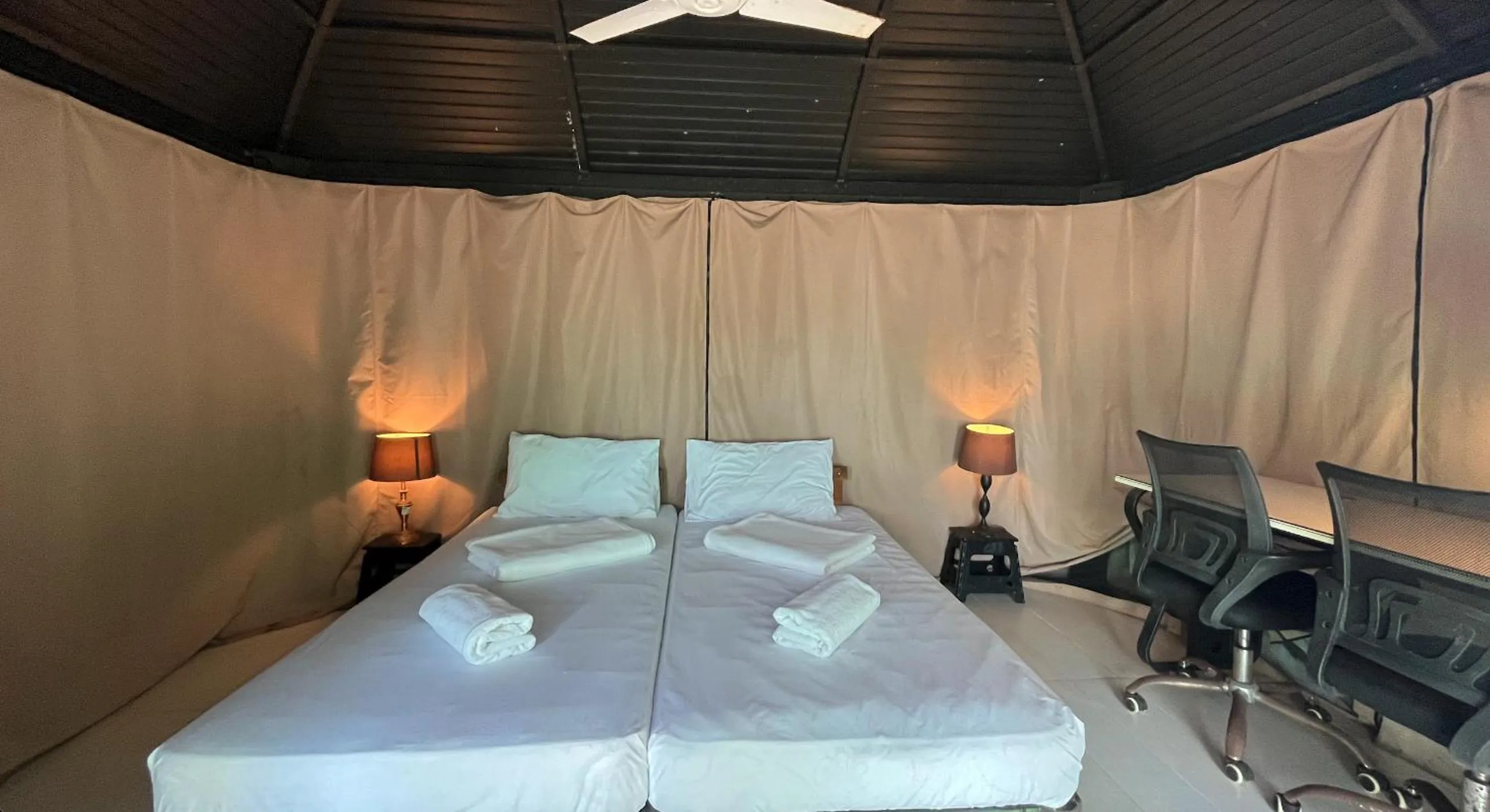 Bed in Playa La Caleta Bataan