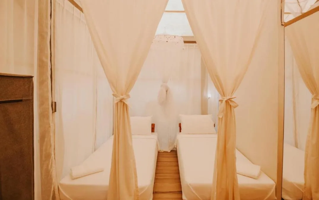 Bed in Playa La Caleta Bataan