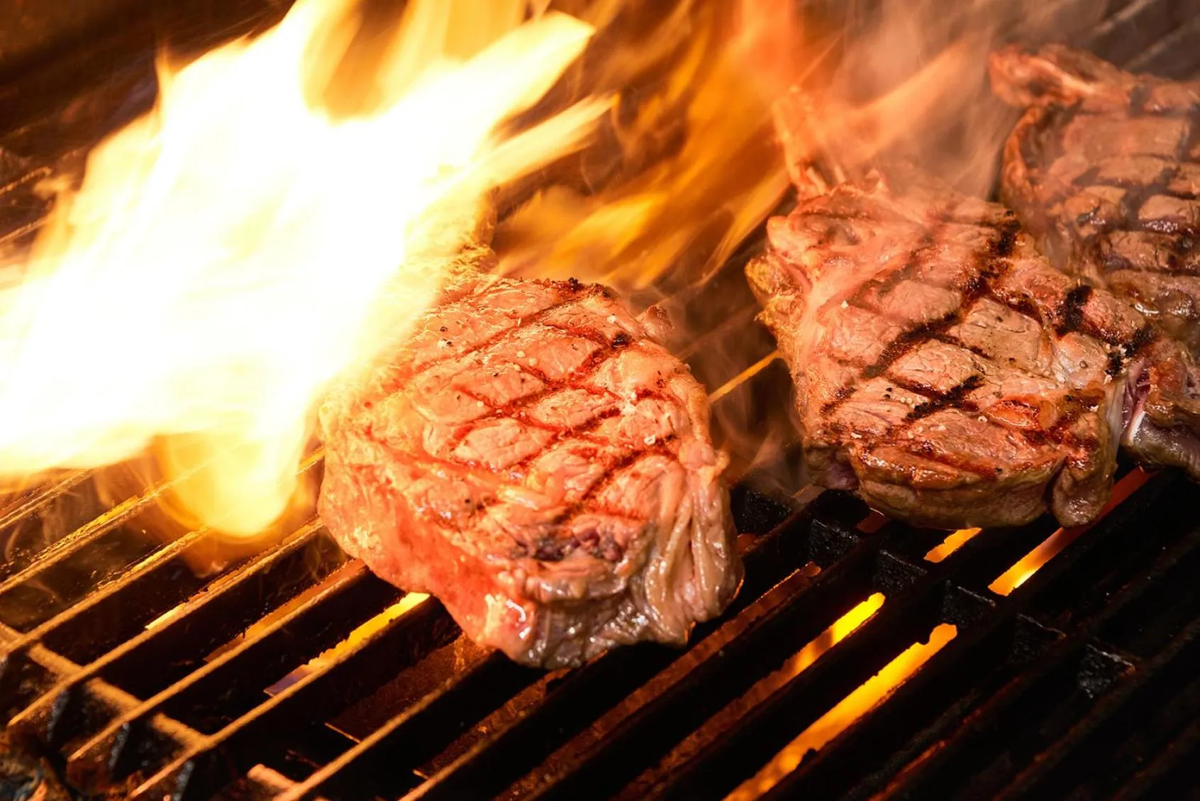 Restaurant/places to eat in Newman Hotel