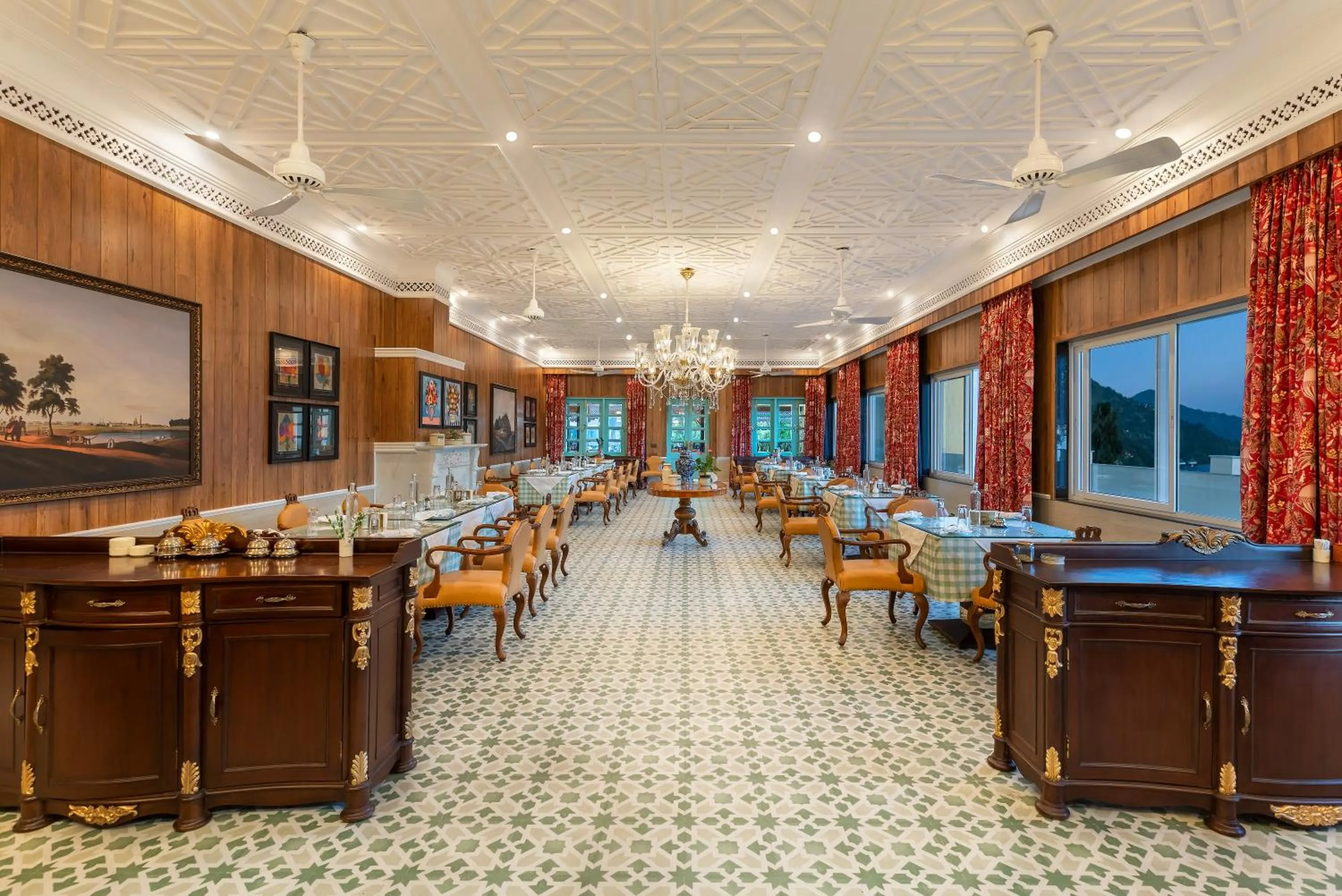 Restaurant/places to eat in Mayfair Manor Jungpana